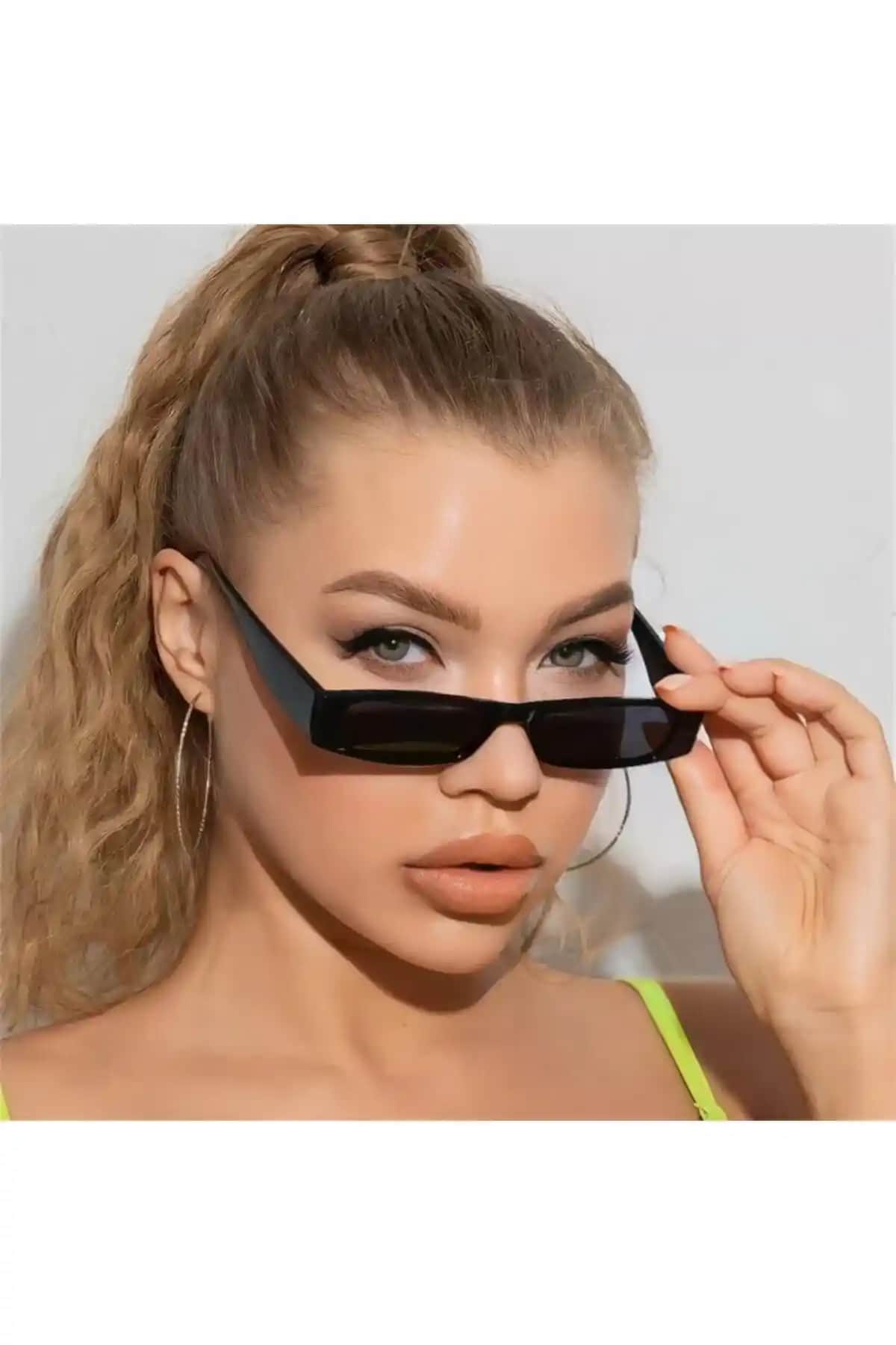 Kinary Siyah Parlak Güneş Gözlüğü 1045 Modern ve Şık Tasarım, UV Koruma Özelliği ile
