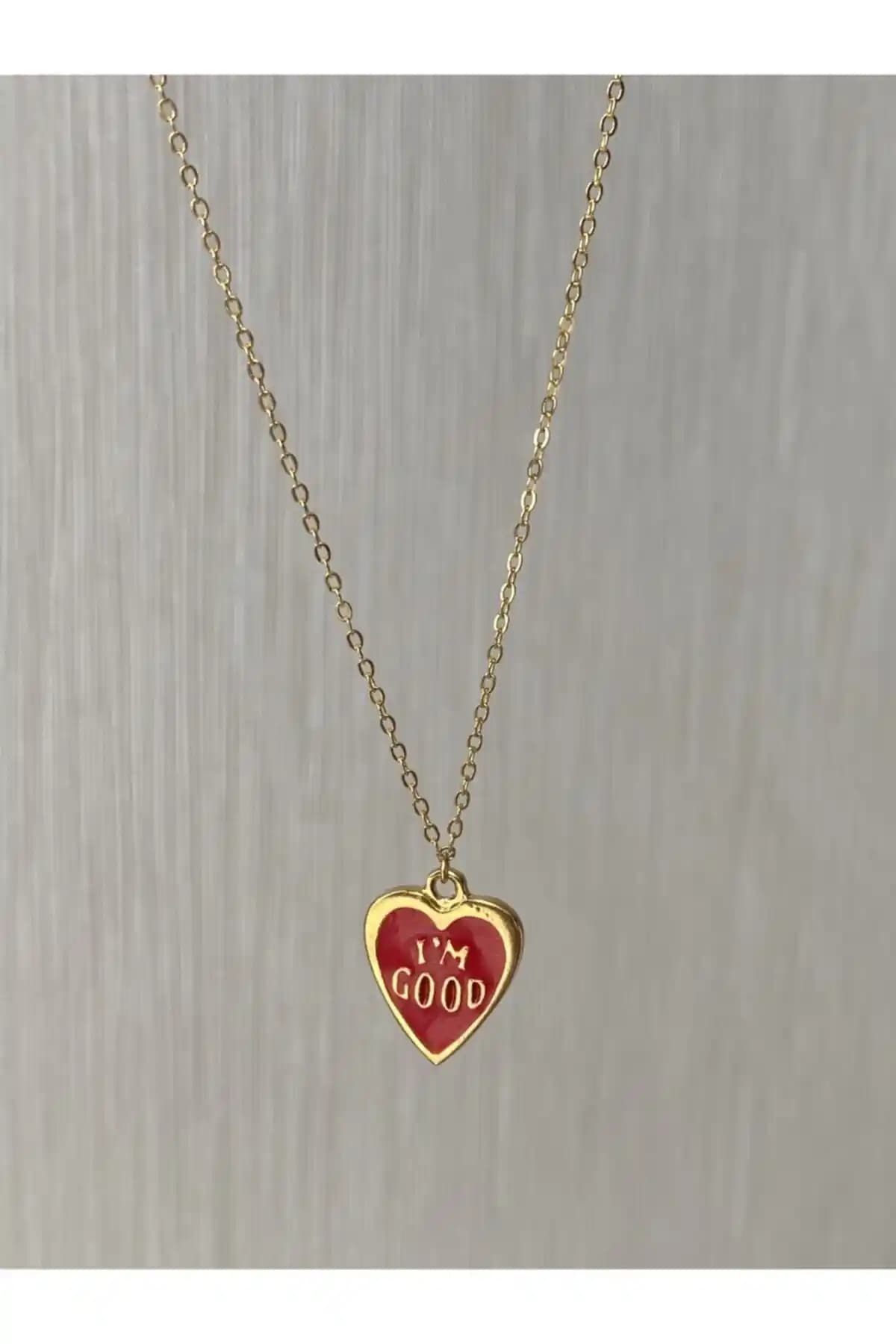 Kırmızı Mineli Yazılı ve Kalp Figürlü Altın Kaplama Kolye Karşılaştırması