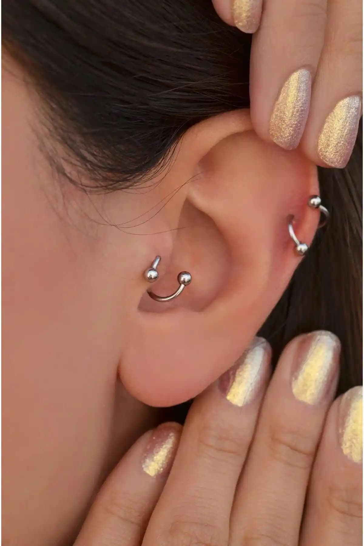 Kıvrımlı Çelik Spiral Piercing: Modern ve Dayanıklı Kıkırdak Takısı Seçenekleri