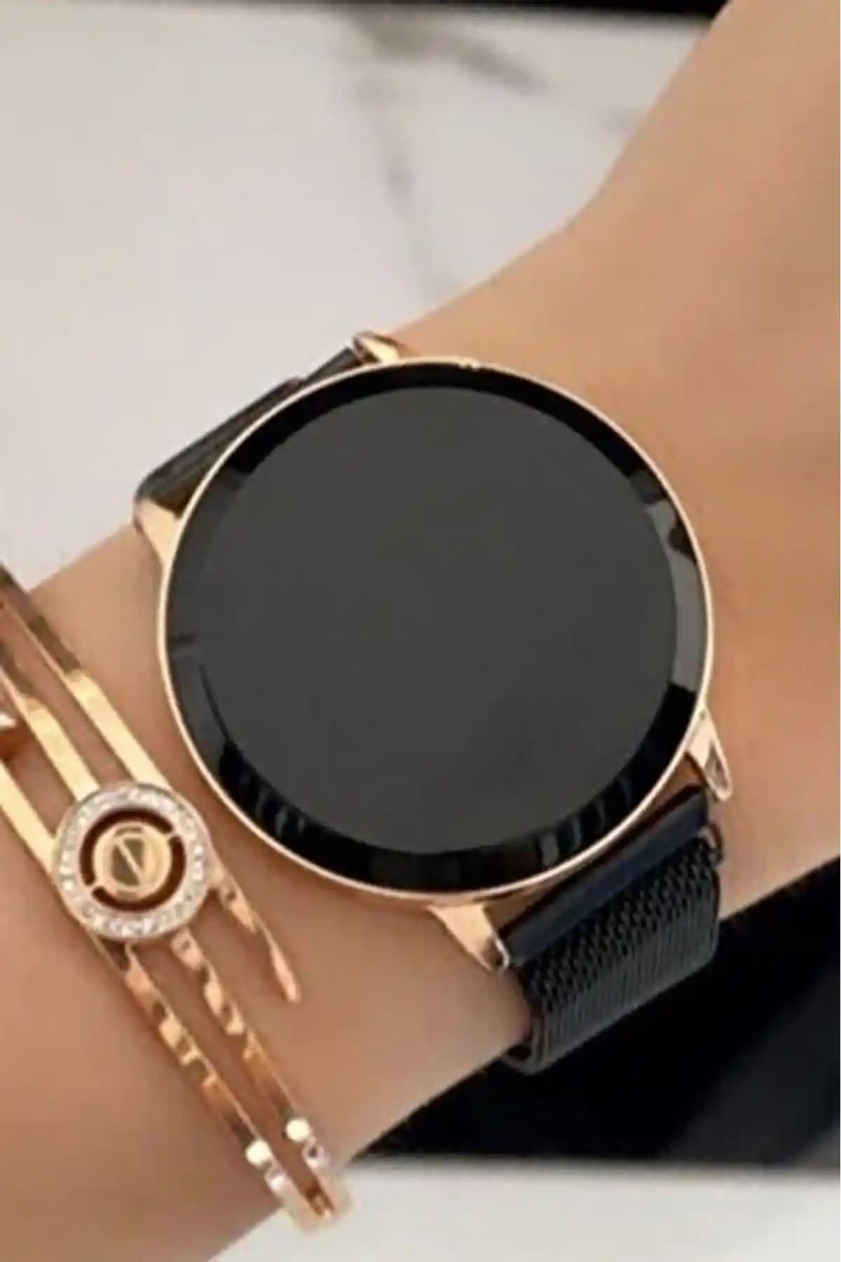 Leerybee Unisex Dokunmatik Kol Saati: Şıklık ve Fonksiyonellik Bir Arada