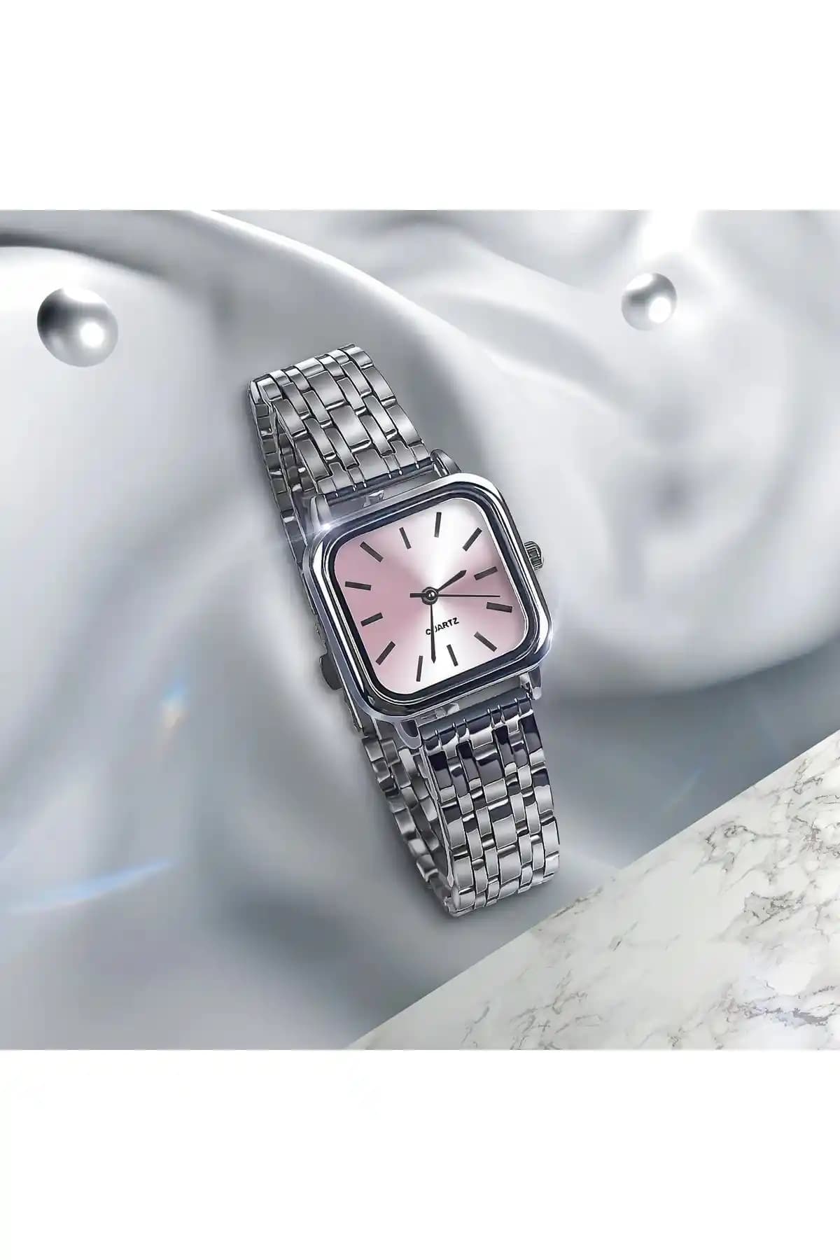 LOOQ Retro Kordon Kadın Kol Saati: Şıklık ve Dayanıklılığı Bir Arada Sunar