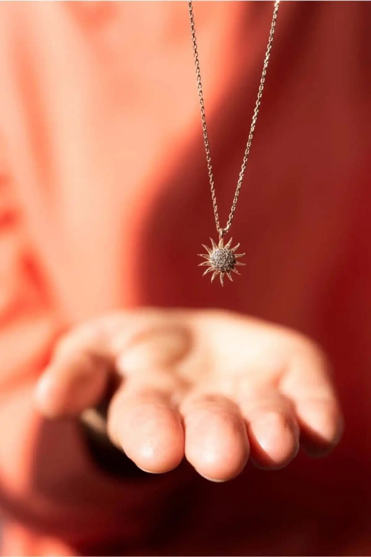 LOTUS GÜMÜŞ Güneş Model 14k Rose Gold Kaplama Kadın Kolye Şıklık ve Zarafet İçin