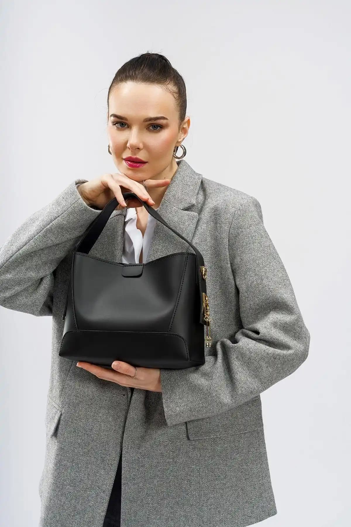 Lucky Bees İç Cüzdanlı Kadın El ve Omuz Çantası: Şık ve Dayanıklı Tasarım Özellikleri