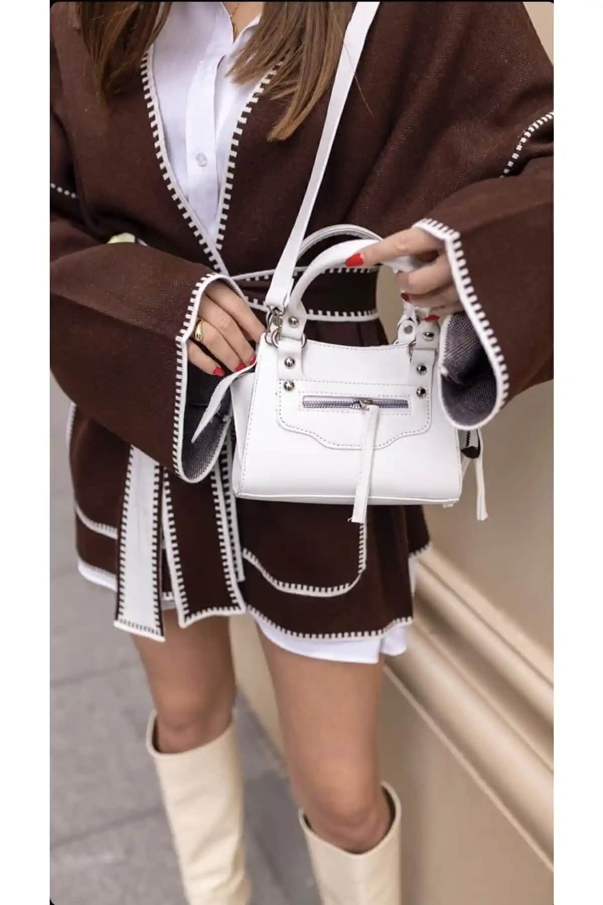 Lukas Kadın Mini El ve Omuz Çantası: Şıklık ve Pratiklik Sunan Dayanıklı Tasarım