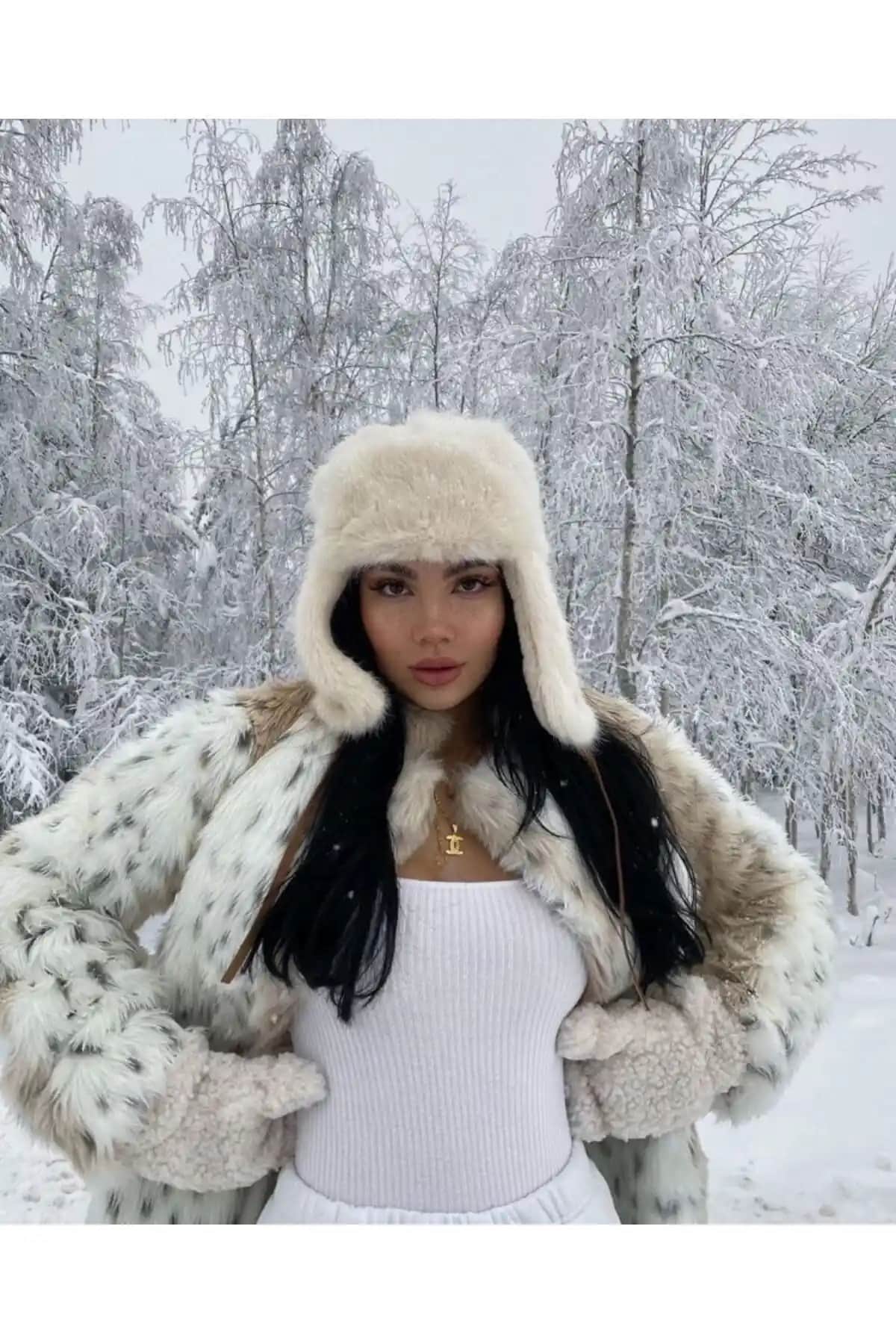 Luminos Bej Kulaklıklı Şapka: Kış Ayları İçin Şık ve Sıcak Aksesuar Seçeneği