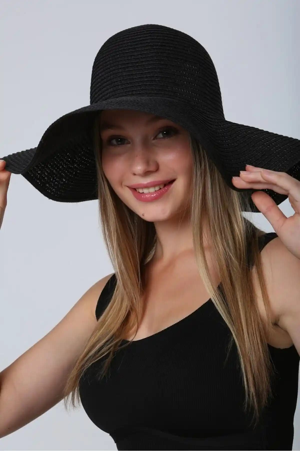 Luminos Siyah Geniş Kenarlı Hasır Şapka Yaz Ayları İçin Şıklık ve Koruma Sağlar