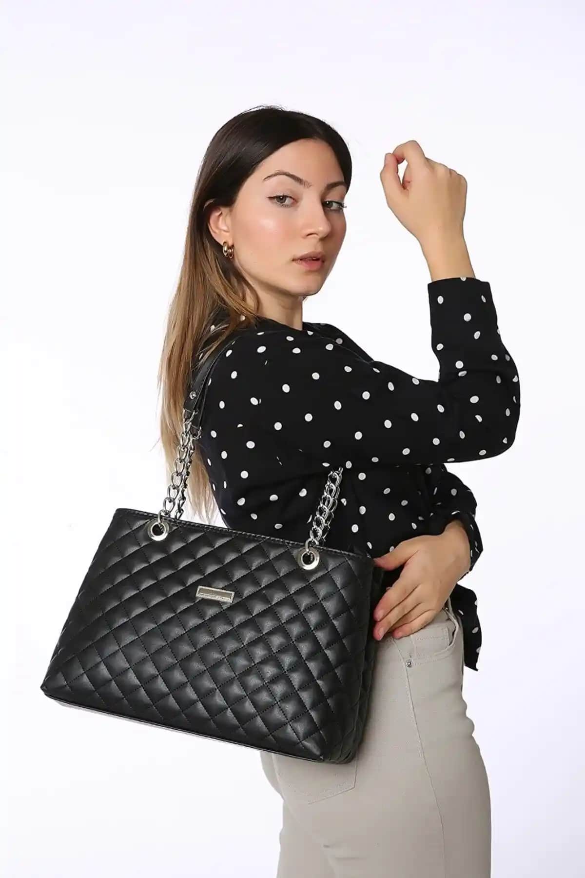 MAC&MOS Kadın Siyah Zincir Askılı El ve Omuz Çantası Şık ve Çok Yönlü Tasarım