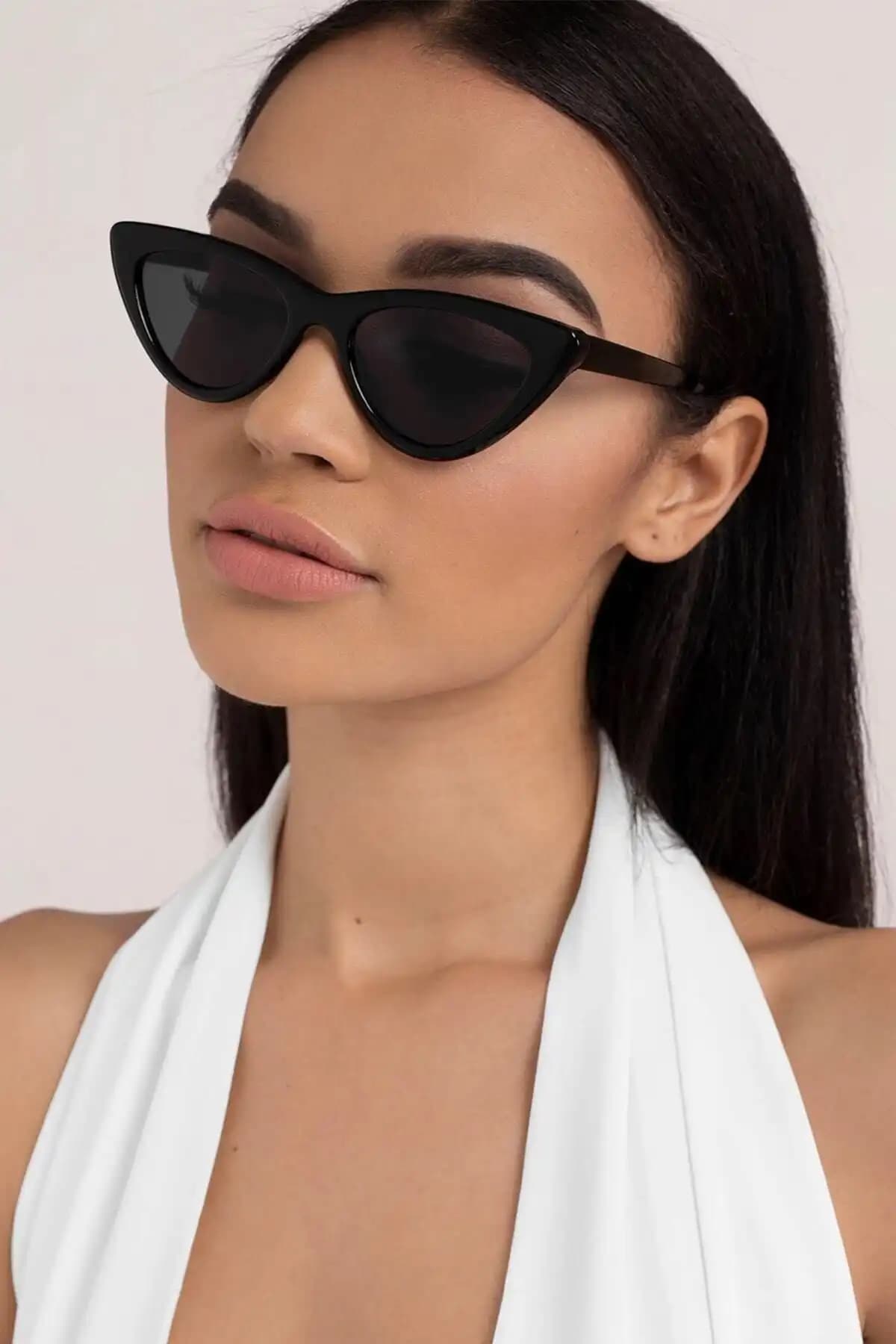 Mathilda Aksesuar ve Nilu Moda Kadın Siyah Cat Eye Güneş Gözlükleri Karşılaştırması 2