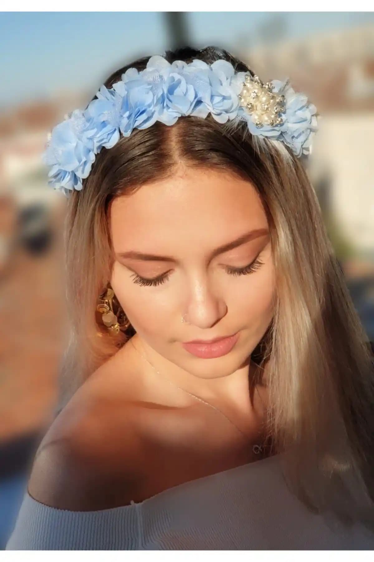 Melkady 232ama Çiçekli Şık Broşlu Taç Lohusa ve Özel Günler İçin Zarif Seçenekler