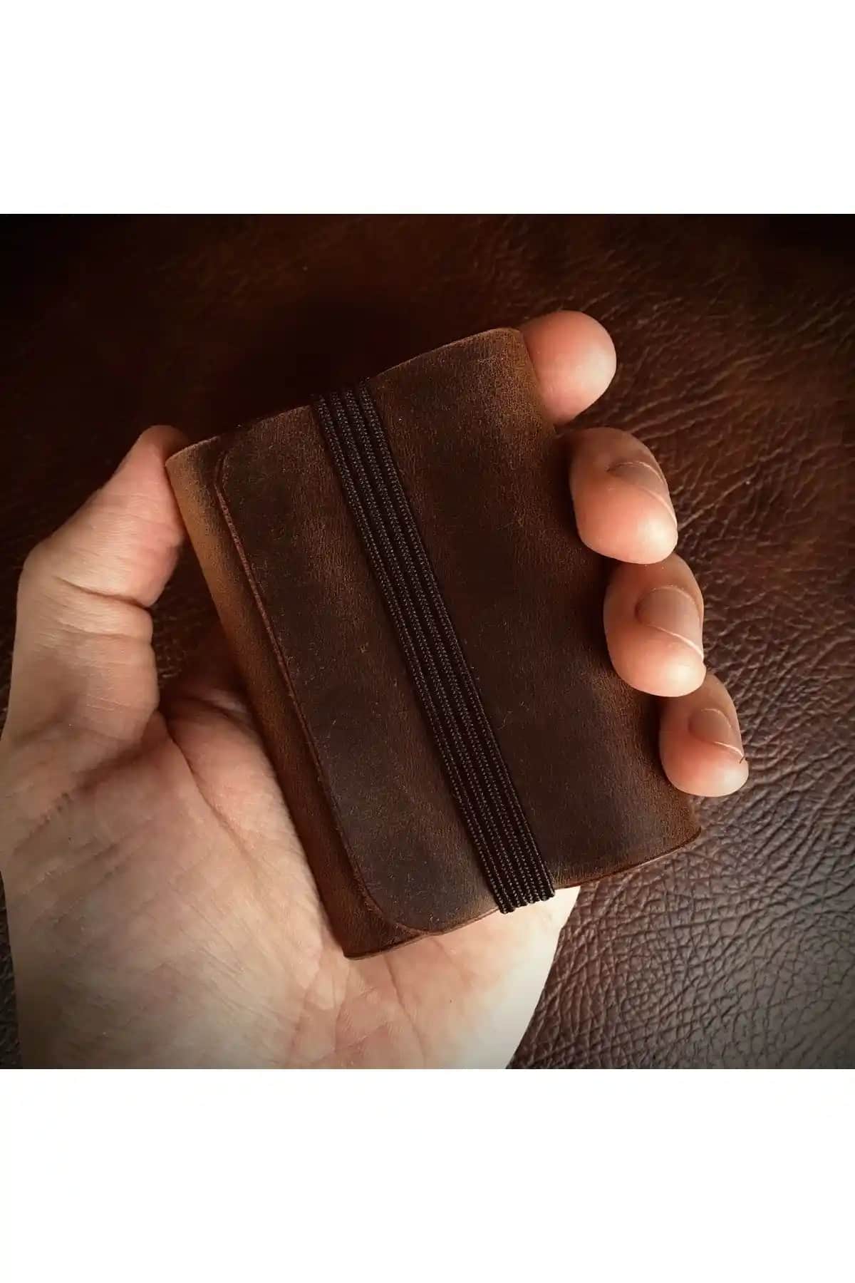 Mess Collection Hakiki Deri El Yapımı Kartlık Şık ve Pratik Tasarım Özellikleri