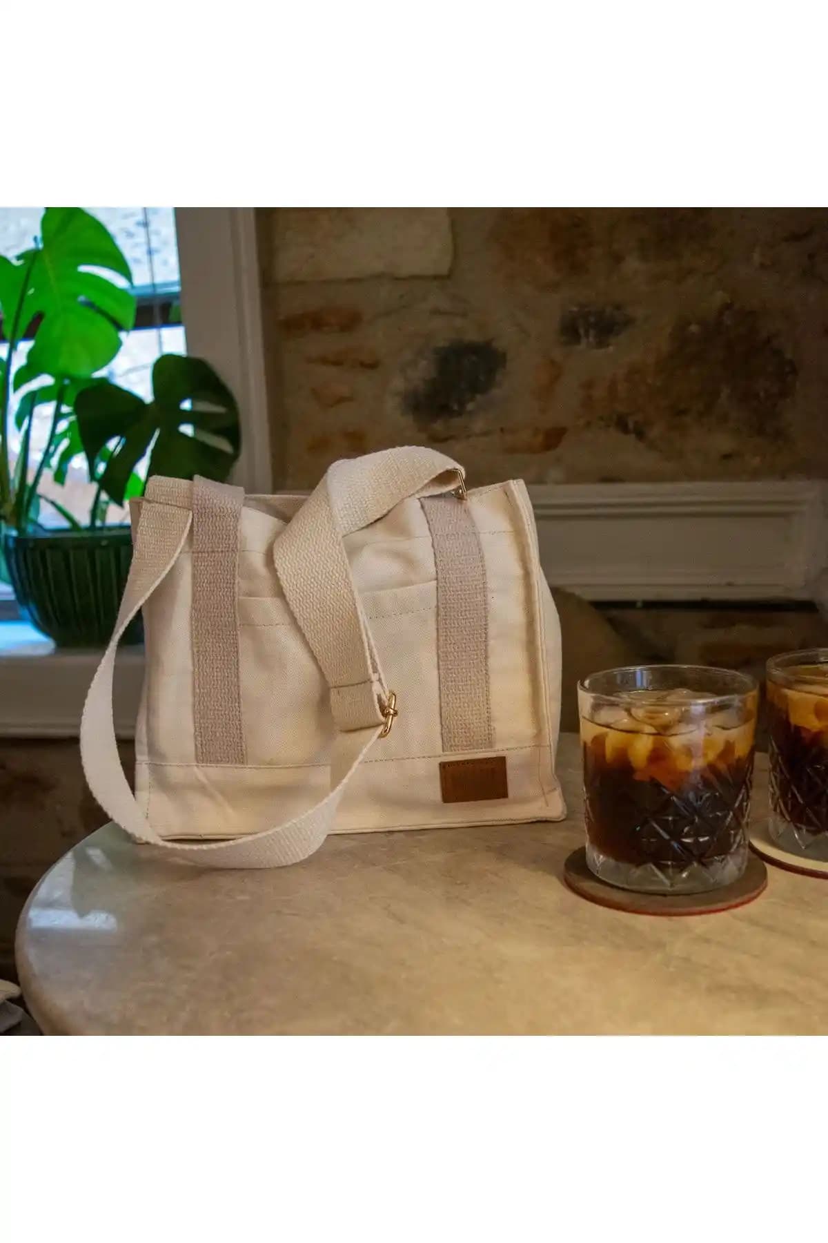 Miaju Askılı Kanvas Mini Tote Çanta Günlük Şıklık ve Fonksiyonelliğin Buluşması