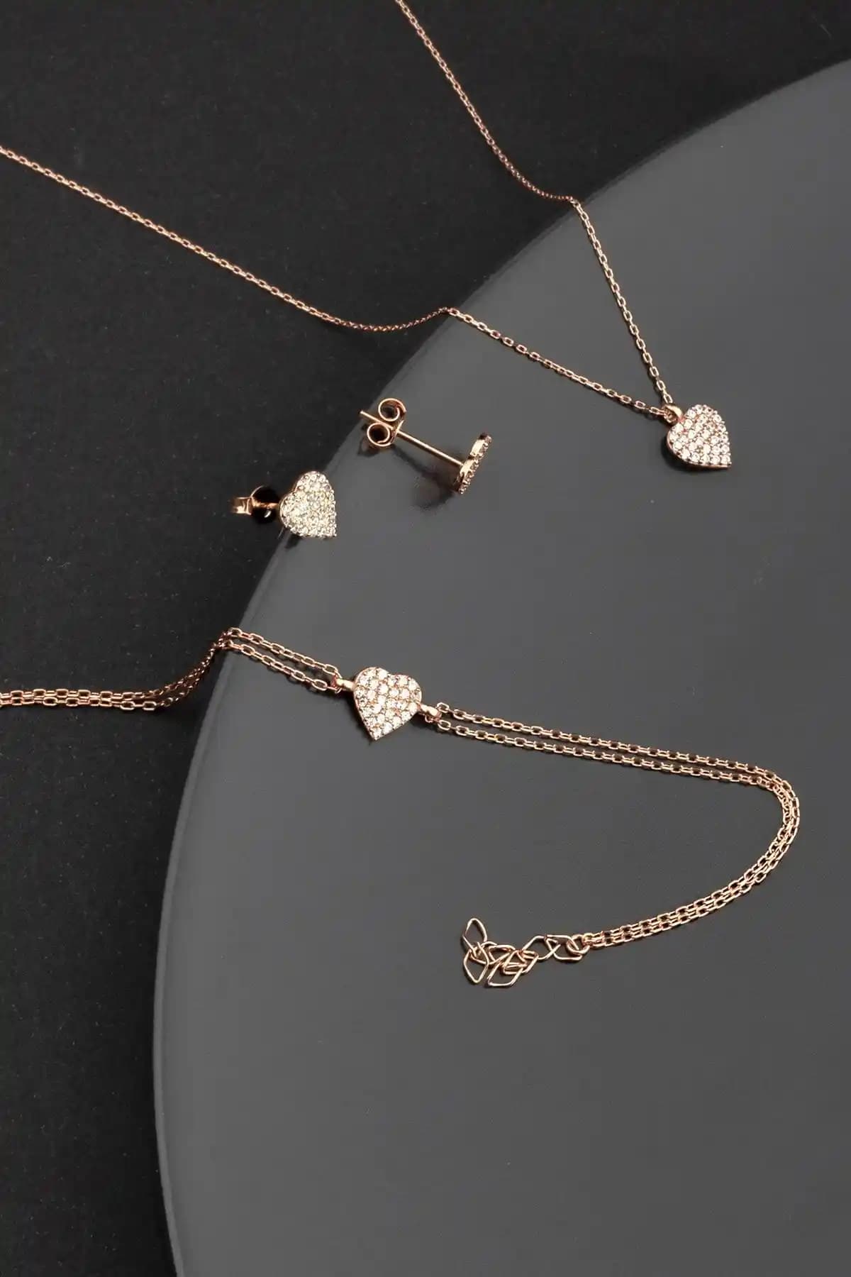 Miavi Silver 925 Ayar Gümüş Zirkon Taşlı Kalp Takı Seti Kadınlar İçin Zarif ve Şık Tasarım