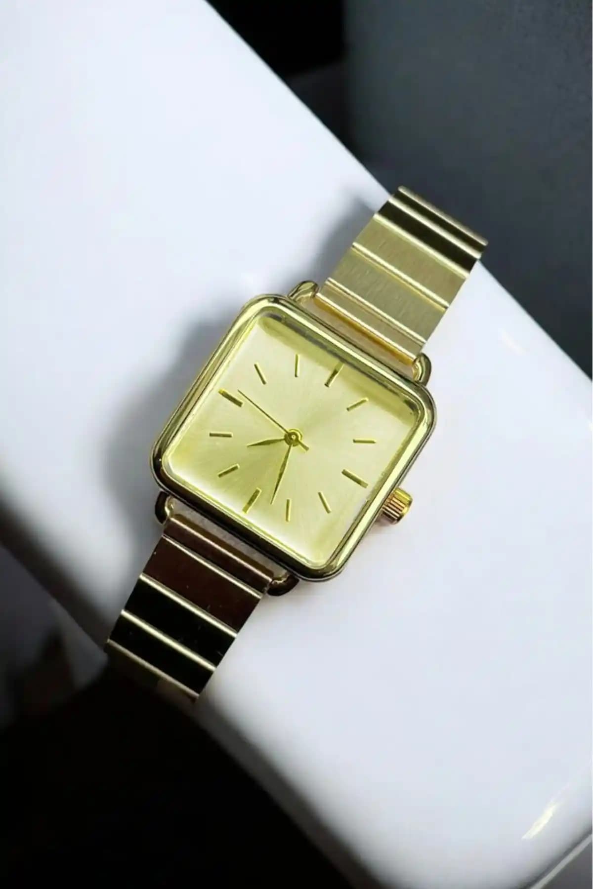 Michael Knight Kol Saati Özel Kutusunda Modern ve Şık Tasarım Detayları