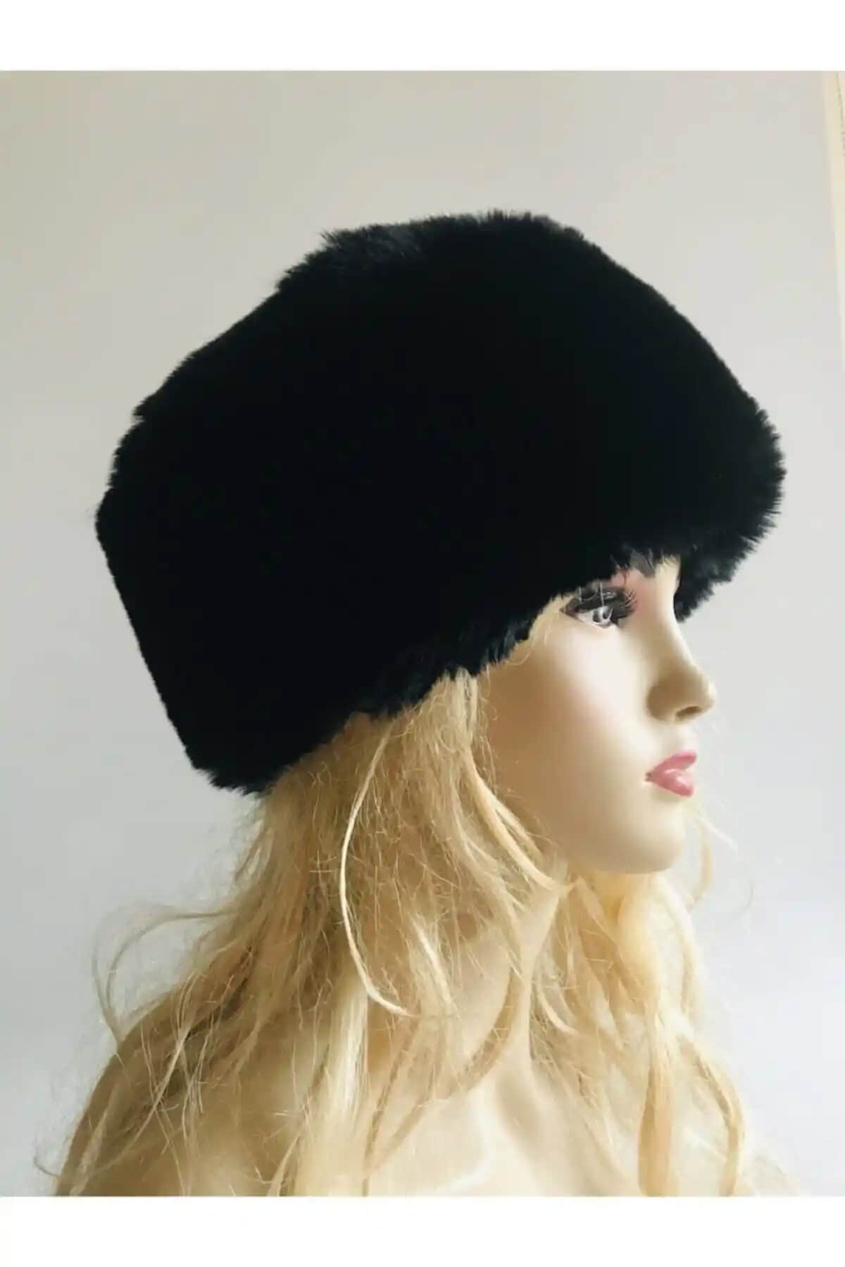 Mimosa Siyah Suni Kürk Kalpak: Şıklık ve Fonksiyonelliğin Modern Kış Aksesuarı