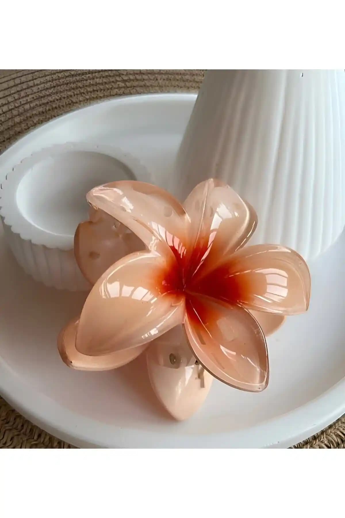 Minibuki Lotus Çiçek Parlak Mandal Toka: Estetik ve İşlevselliğin Birleşimi