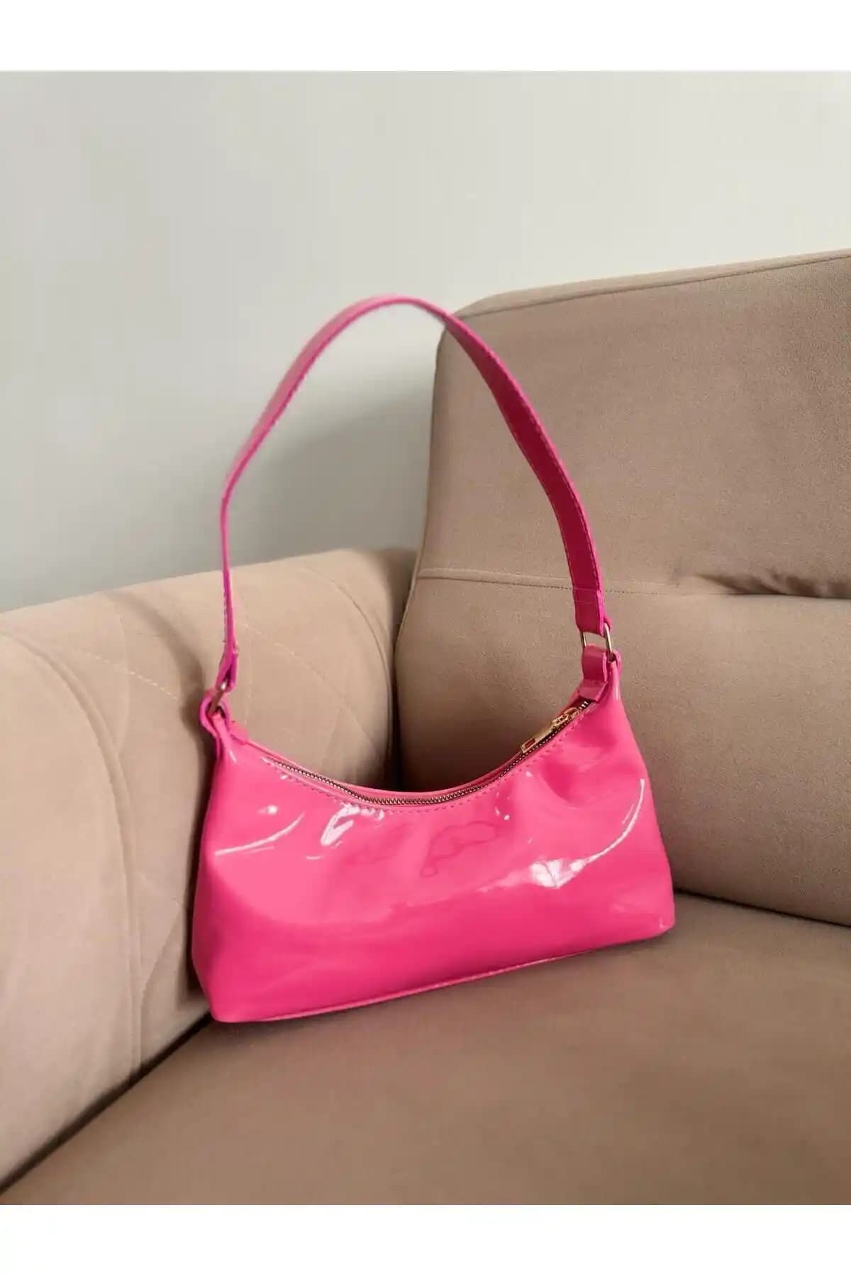 MODA ELF Kadın Pembe Rugan Omuz Çantası Günlük ve Şık Kullanım İçin Uygun