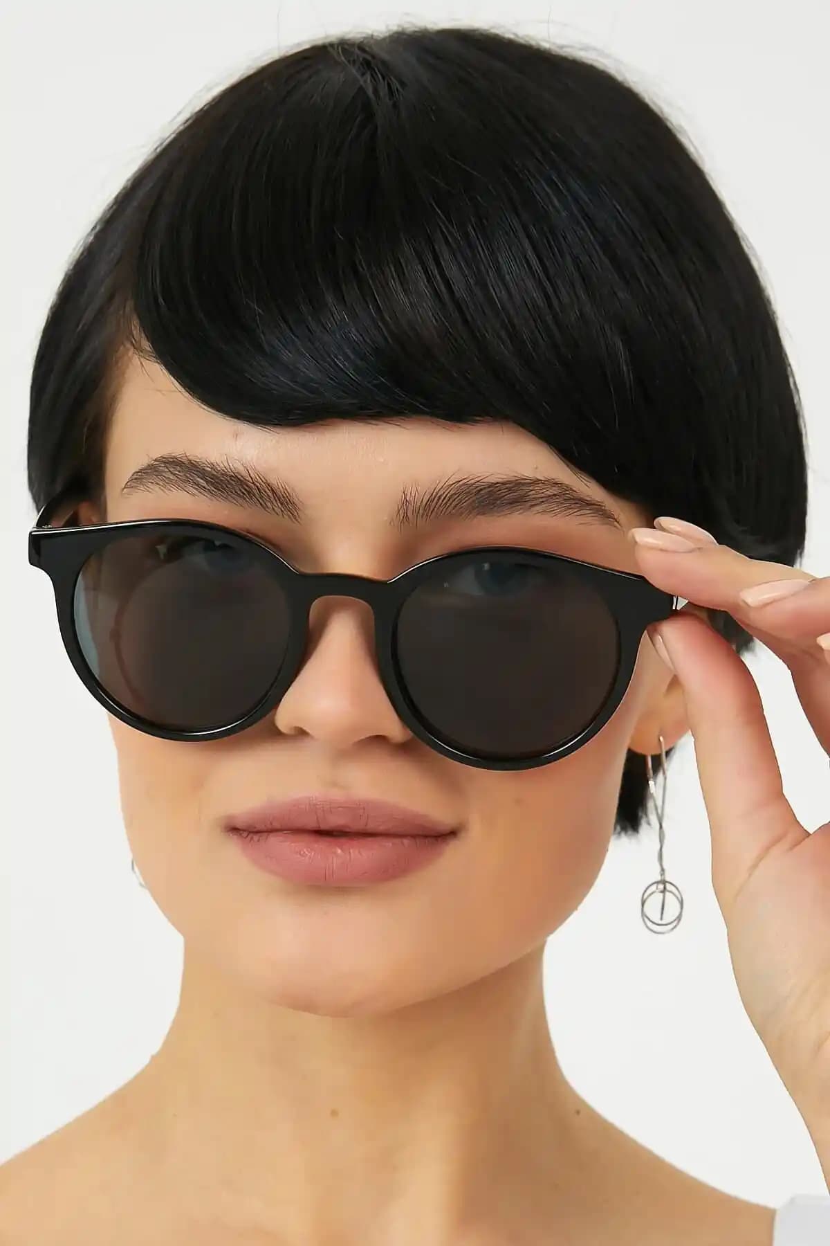 ModaLand Be 2412 ve Modalucci HARBY kadın güneş gözlükleri karşılaştırması