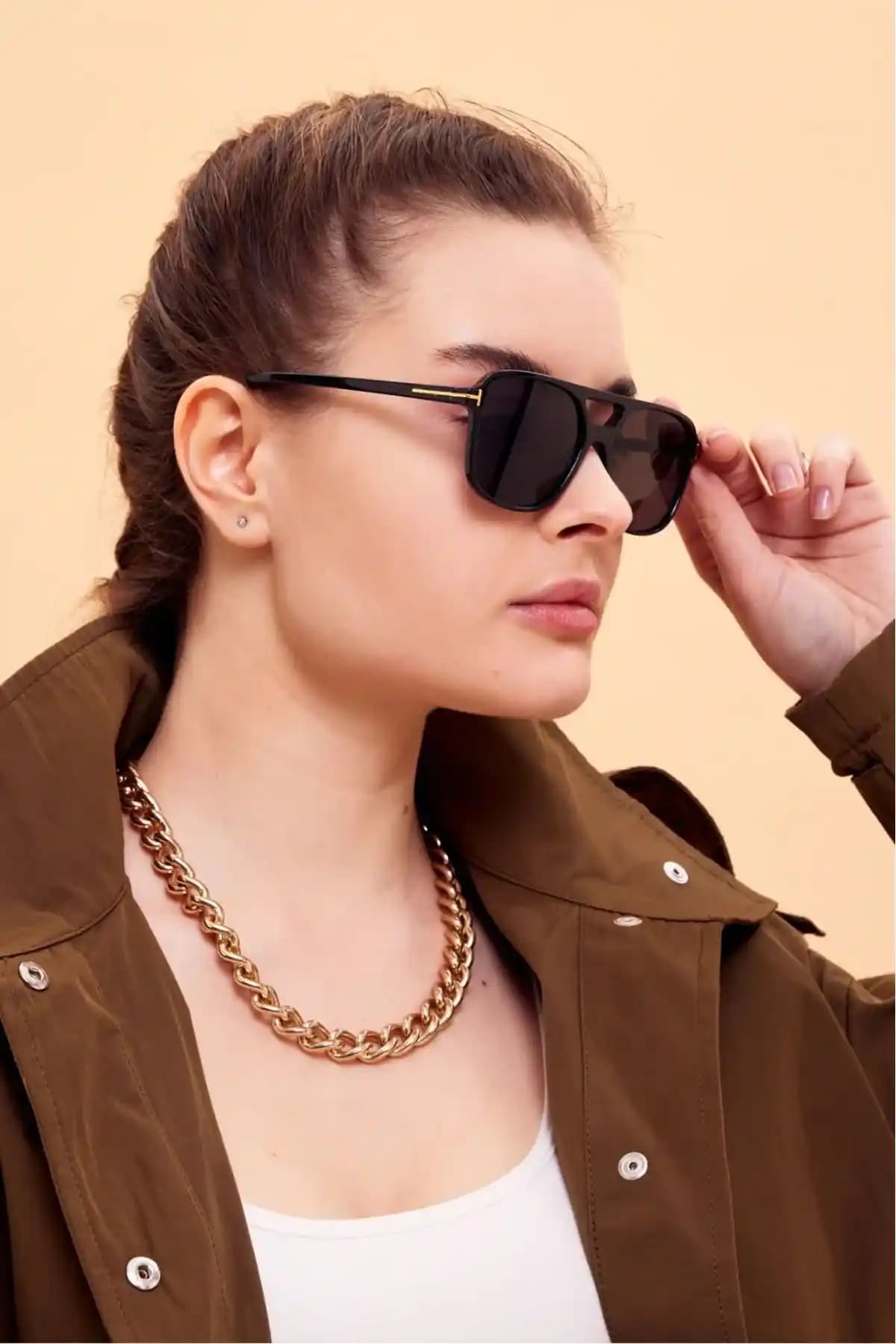 Modalucci Kadın Güneş Gözlüğü: Şık ve Göz Sağlığını Koruyan Modern Tasarım