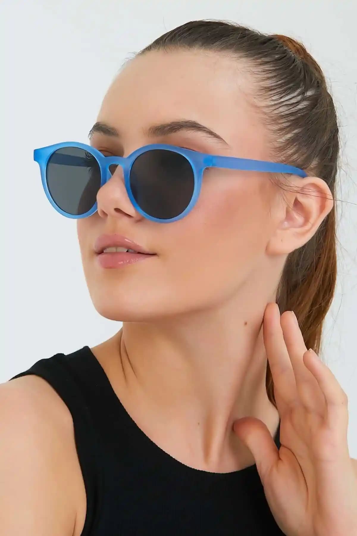 Modalucci Mavi ve Yeşil Unisex Güneş Gözlükleri Karşılaştırması ve Özellikleri