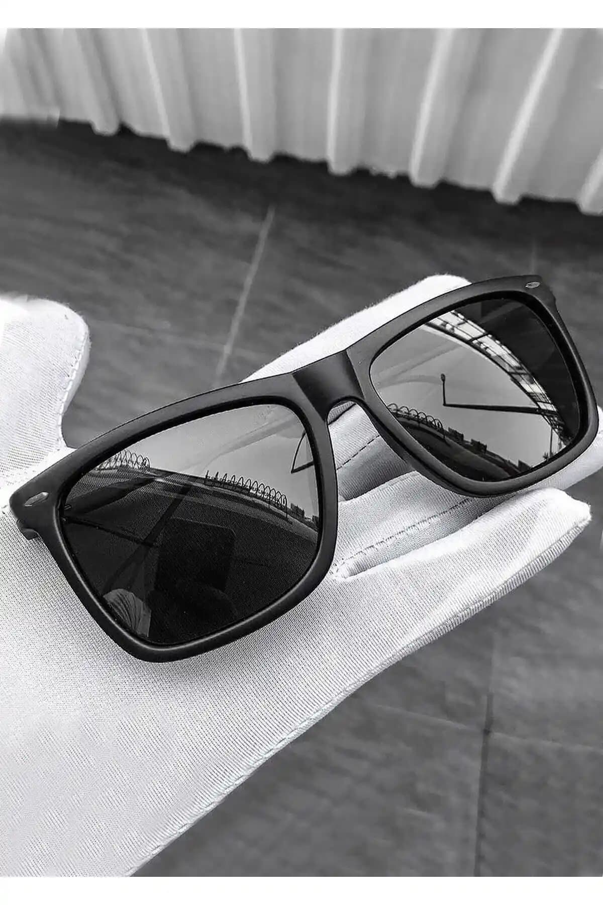 Modalucci Unisex Güneş Gözlüğü: Şık Tasarım ve Göz Sağlığına Yüksek Koruma Sağlayan Model