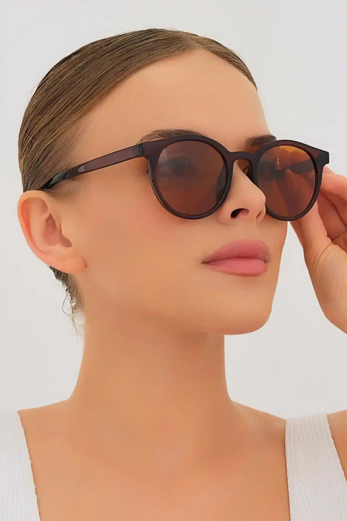 ModaLucci Unisex Güneş Gözlüğü: Şıklık ve Göz Sağlığını Koruyan Modern Tasarım