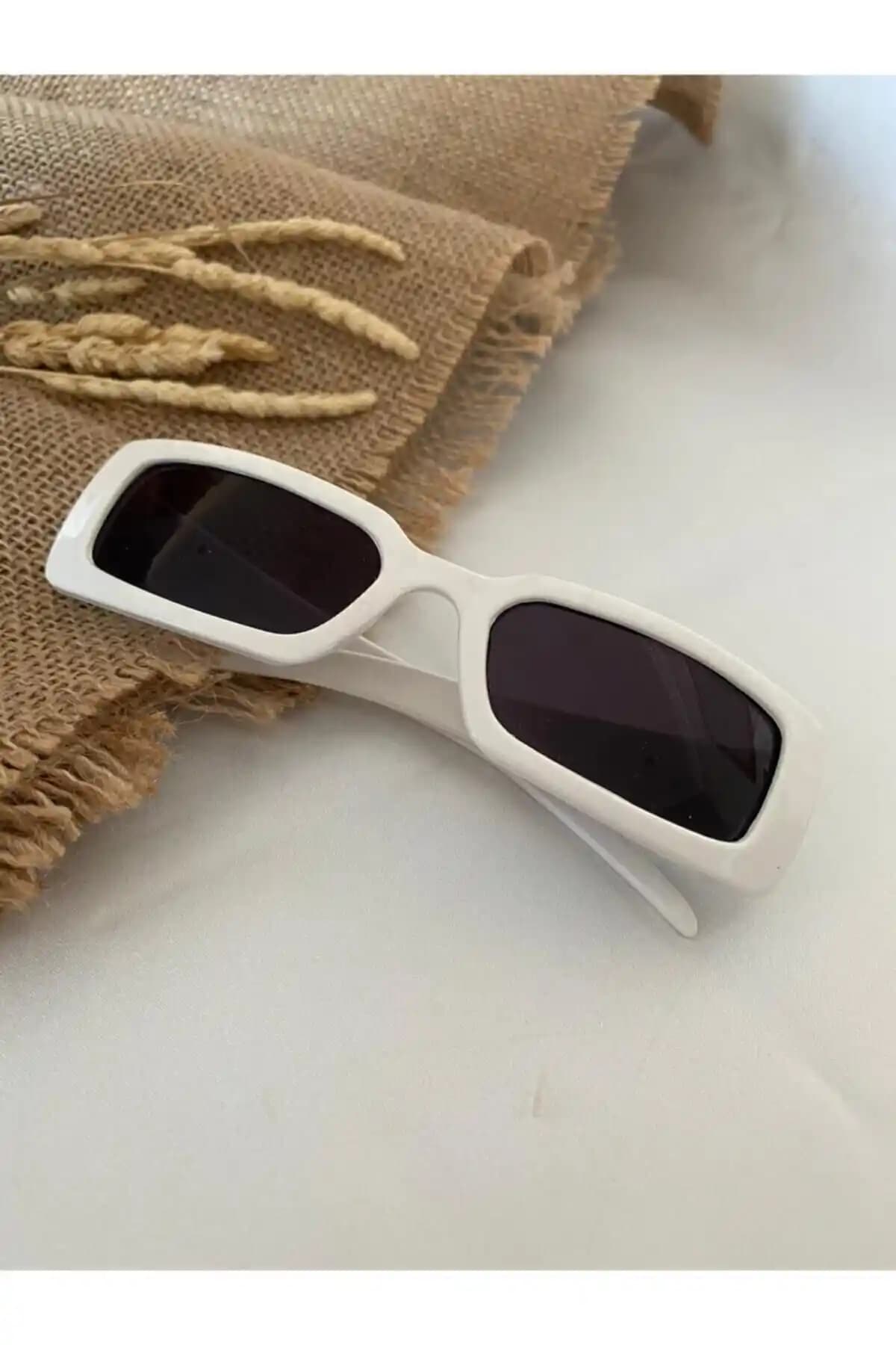 Modalucci Vintage ve Nilu Moda Retro Güneş Gözlüğü Karşılaştırması