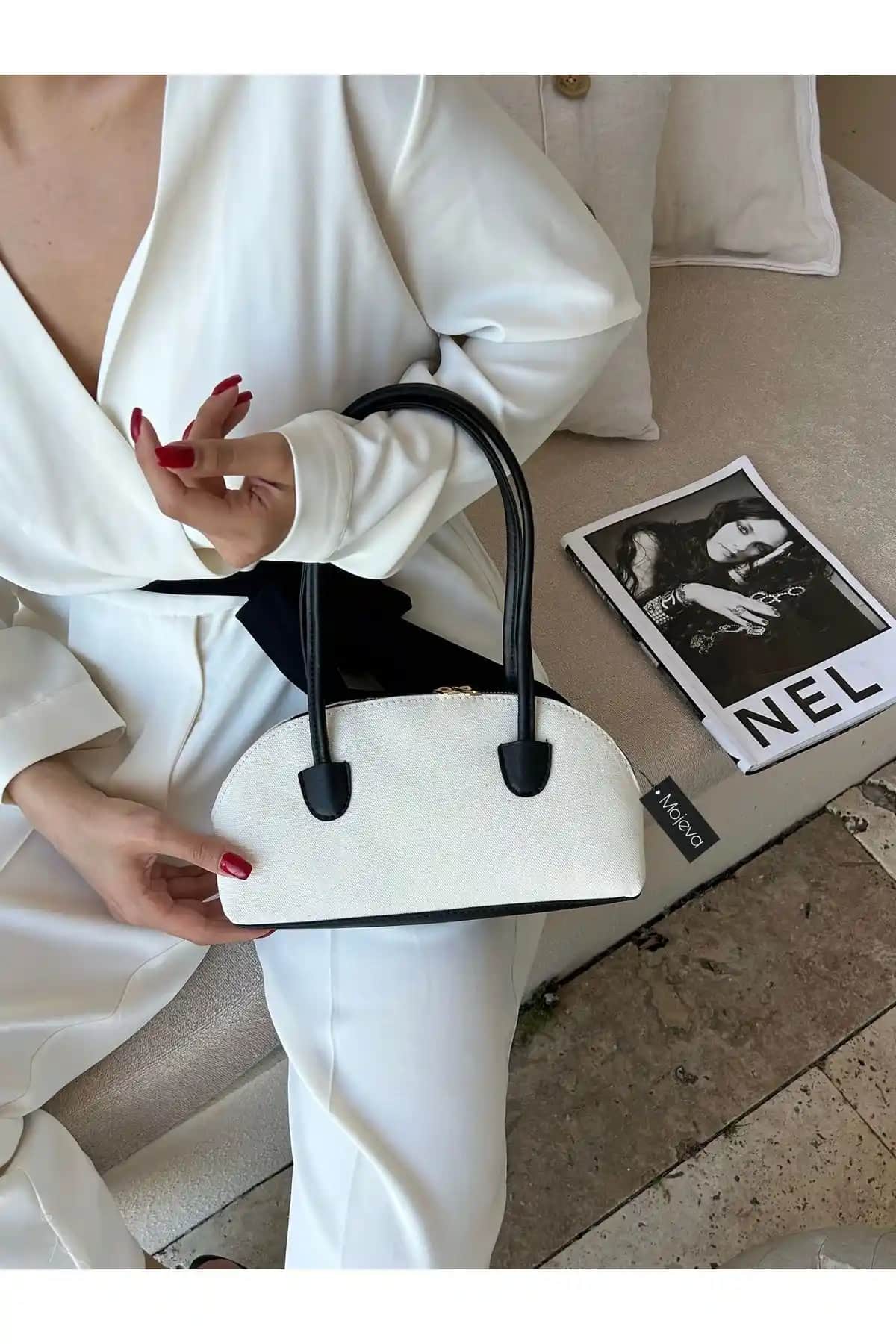 Mojeva Uzun Saplı Siyah Keten Çanta: Günlük Şıklık ve İşlevsellik İçin Ideal Tercih