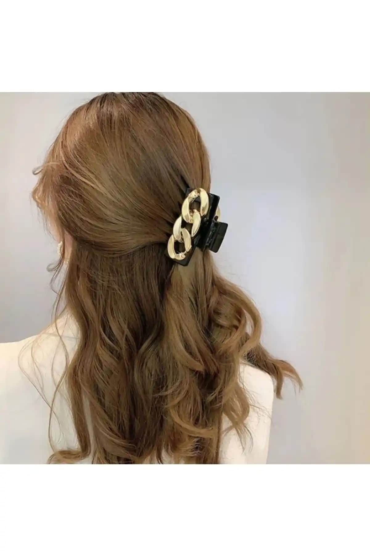 Monalisa Gold Zincir Mandal Toka: Günlük Kullanım İçin Modern ve Şık Saç Aksesuarı