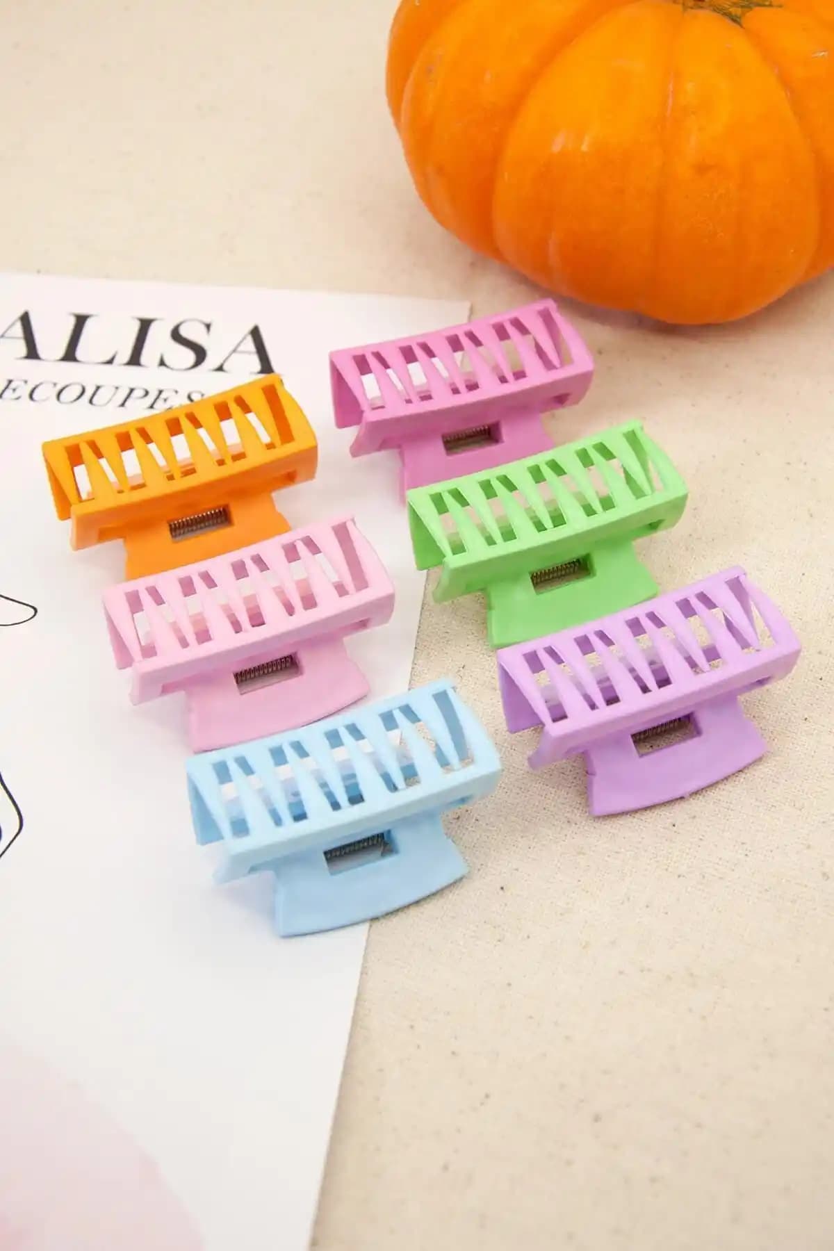 Monalisa Kadın 6’lı Renkli Orta Boy Mandal Toka Seti: Şık ve Pratik Saç Aksesuarları