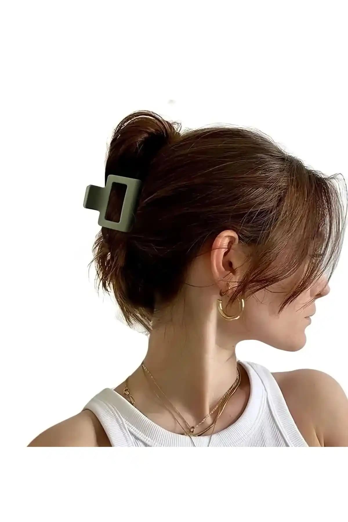 Monalisa Kadın Koyu Yeşil Mandal Toka: Şık ve Dayanıklı Kadın Aksesuarı