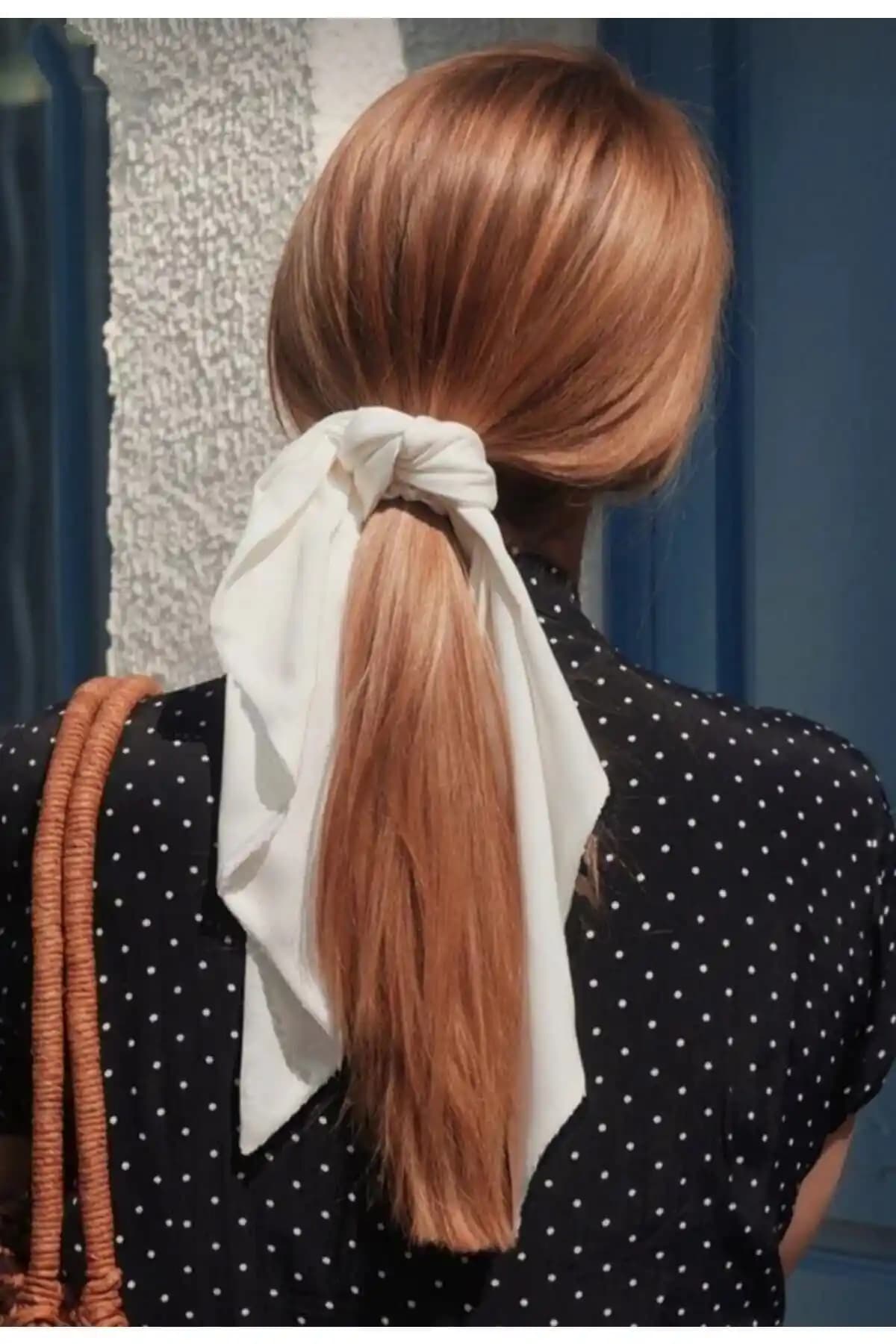 Monalisa Kadın Krem İpek Fular Lastik Toka: Günlük ve Şık Kullanım İçin Modern Aksesuar