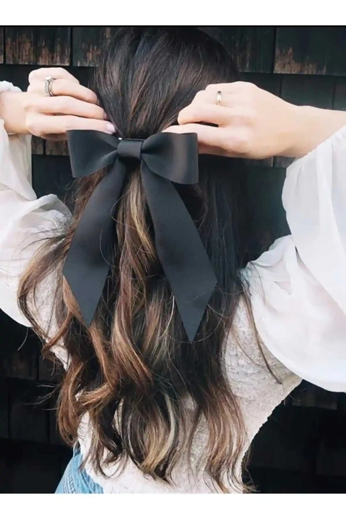 Monalisa Kadın Saten Kurdele Fiyonk Otomatik Toka: Şıklık ve Kullanışlılık Sunan Saç Aksesuarı