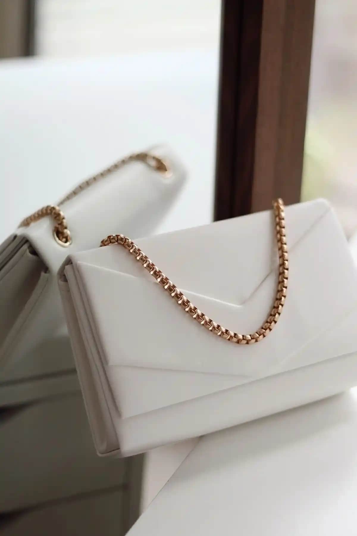 Moom Bag Kadın Beyaz Zarf Kutu Omuz Çantası Günlük ve Şık Kullanım İçin