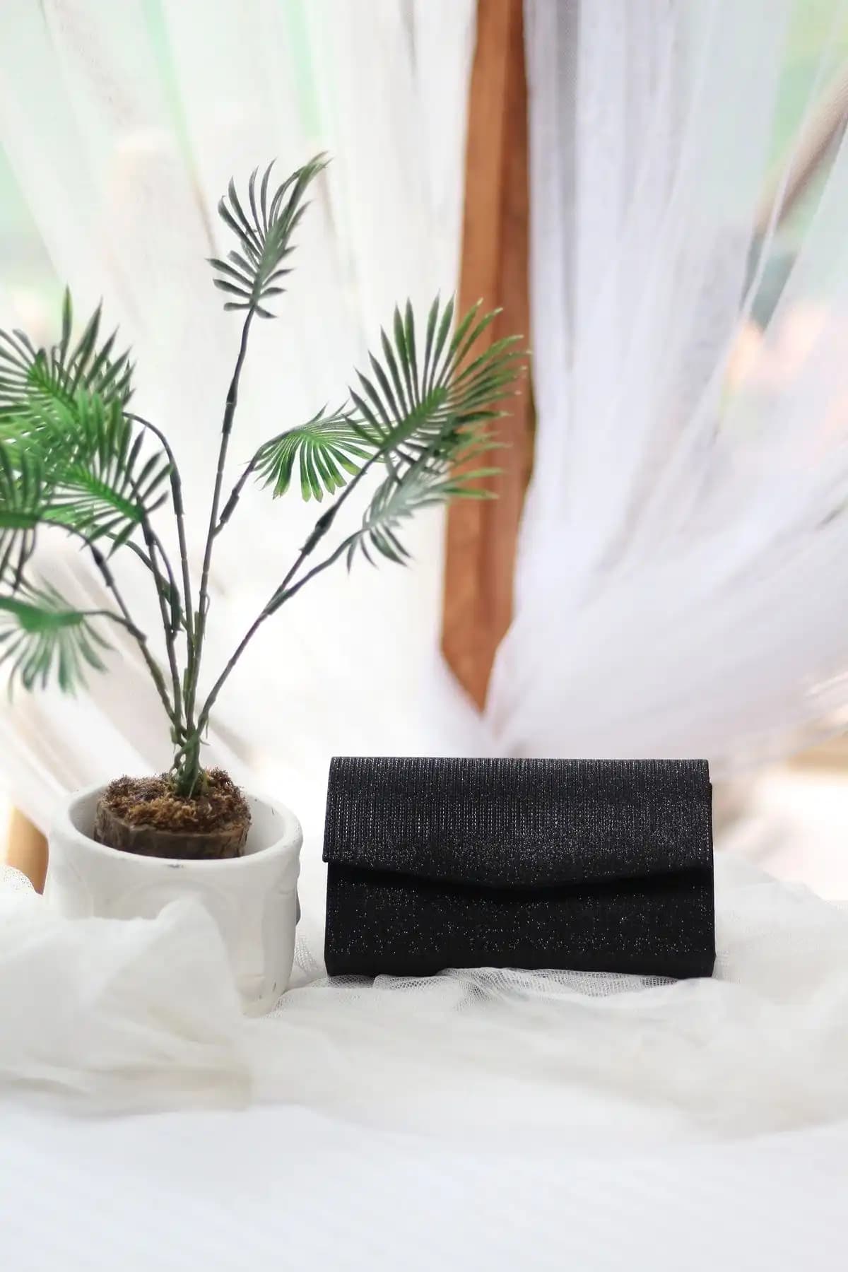 Moom Bag Kadın Mini Siyah Simli Çanta Günlük ve Özel Etkinlikler İçin Şık Bir Seçenek