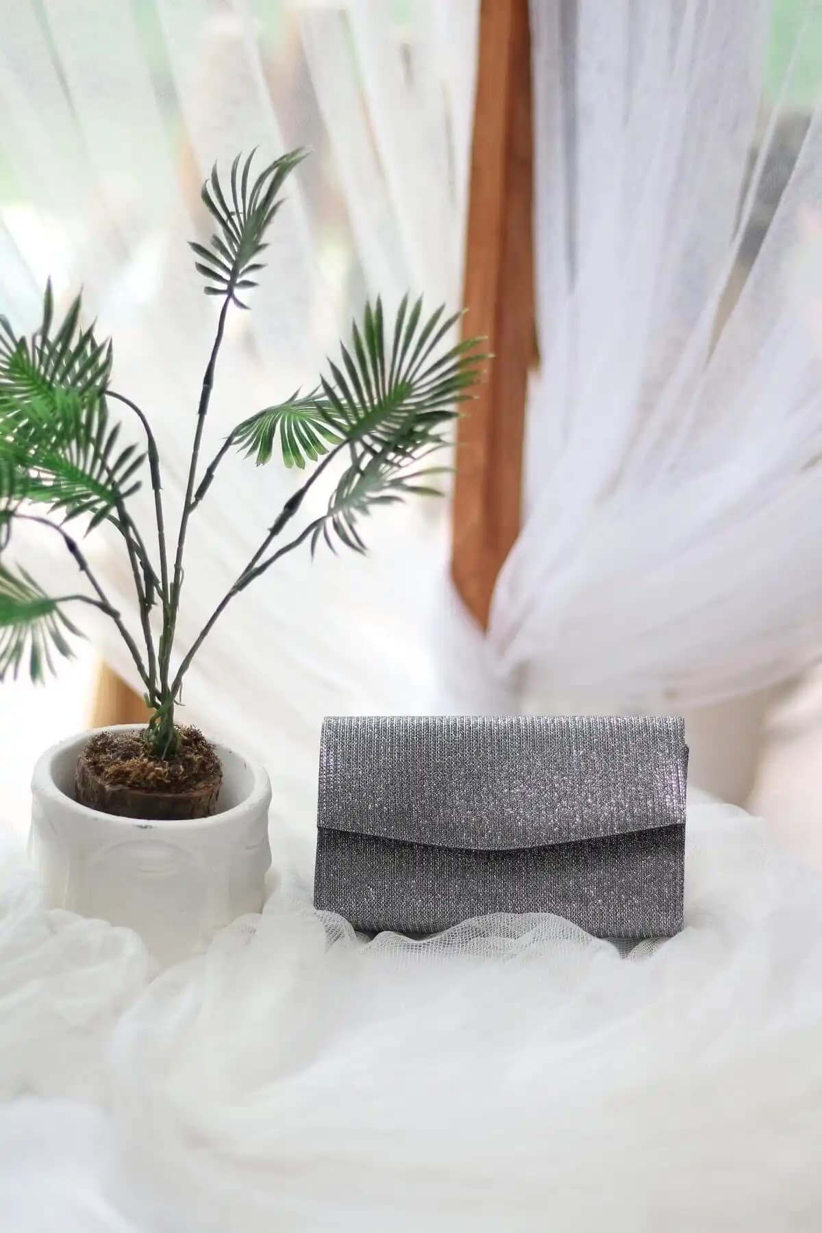 Moom Bag Kadın Simli Platin Mini Kutu Omuz Çantası Şıklık ve Fonksiyonellik Bir Arada