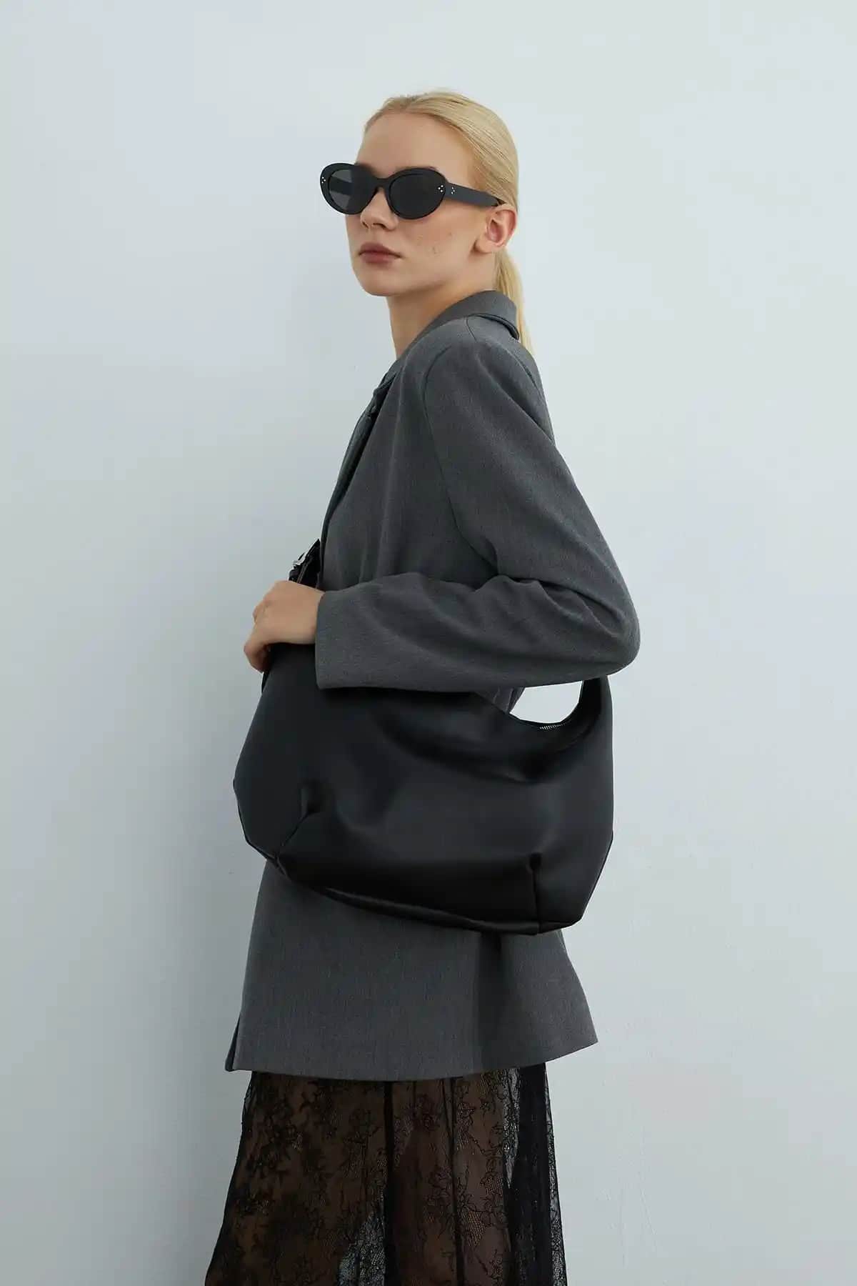 Mopia ve Stradivarius Uzun Askılı Çantalar Karşılaştırması: Tasarım ve Fonksiyonellik Analizi