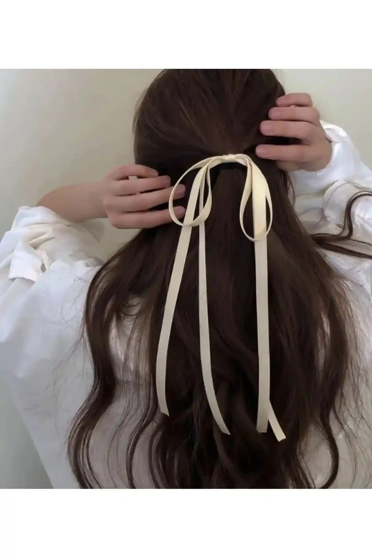 MutluBiDünya Kadın Vintage Krem Fiyonk Toka Günlük Şıklık ve Rahatlık Sunar