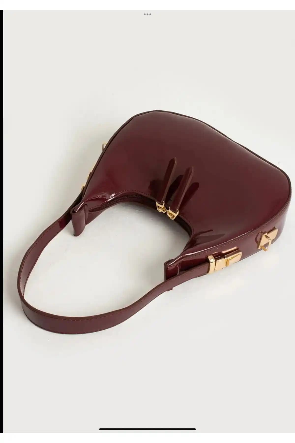 Mybag Kadın Rugan Deri Baget Cherry Çanta: Şık ve Pratik Günlük Kullanım İçin