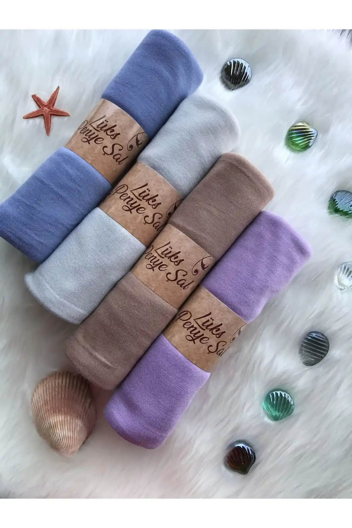 Naciye Sultan Penye Şal Setleri: Renkli ve Hafif Şık Aksesuarlar