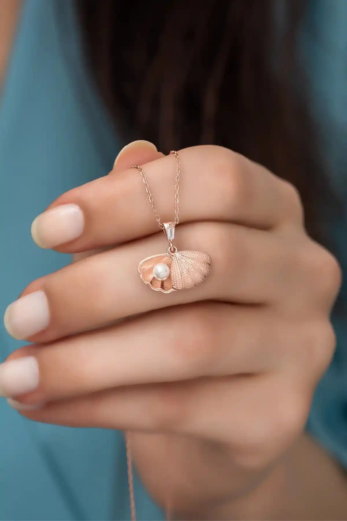 NEREZE 925 Ayar Güçüş İncili Istiridye Kolye: Zarif ve Dayanıklı Takı Tasarımı