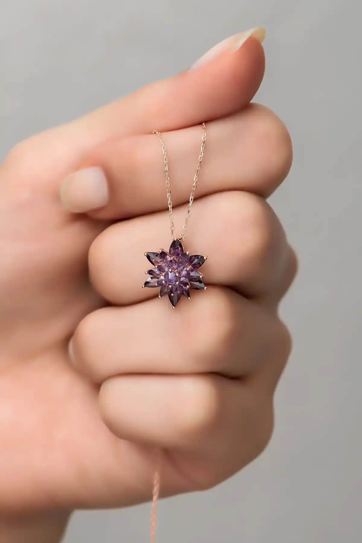 NEREZE ve Silvano Jewelry 925 Ayar Gümüş Kolye Karşılaştırması ve Özellikleri