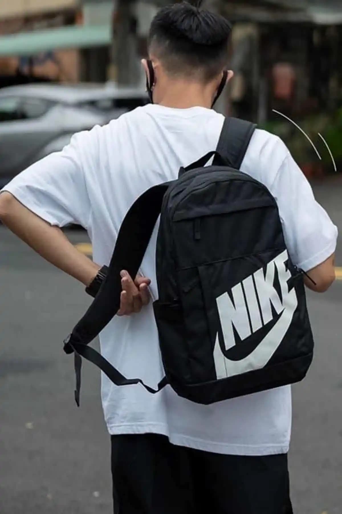 Nike 21L Sırt ve Okul Çantası Dayanıklı, Şık ve Çok Amaçlı Tasarım