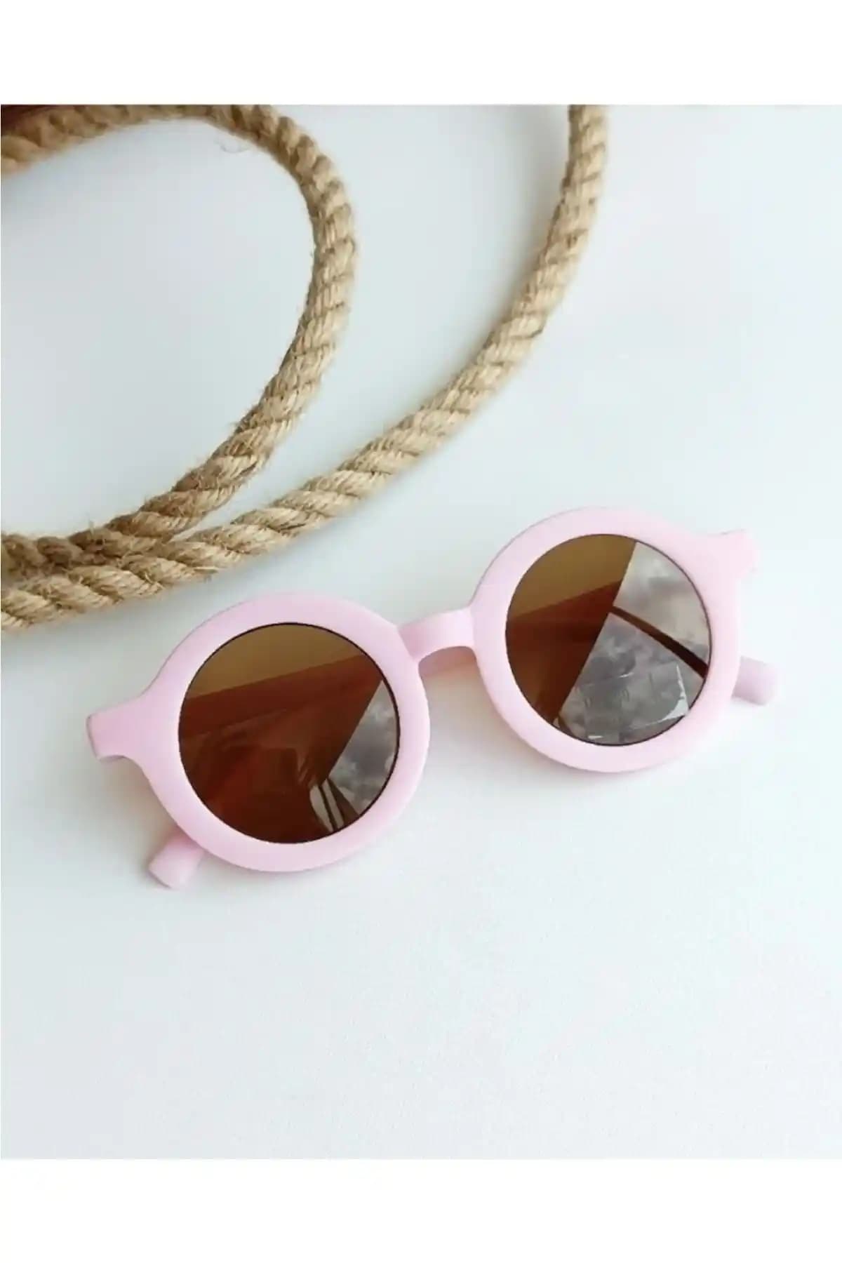 Nilu Moda Çocuk Güneş Gözlüğü UV400 Koruma ve Şık Tasarım Özellikleri
