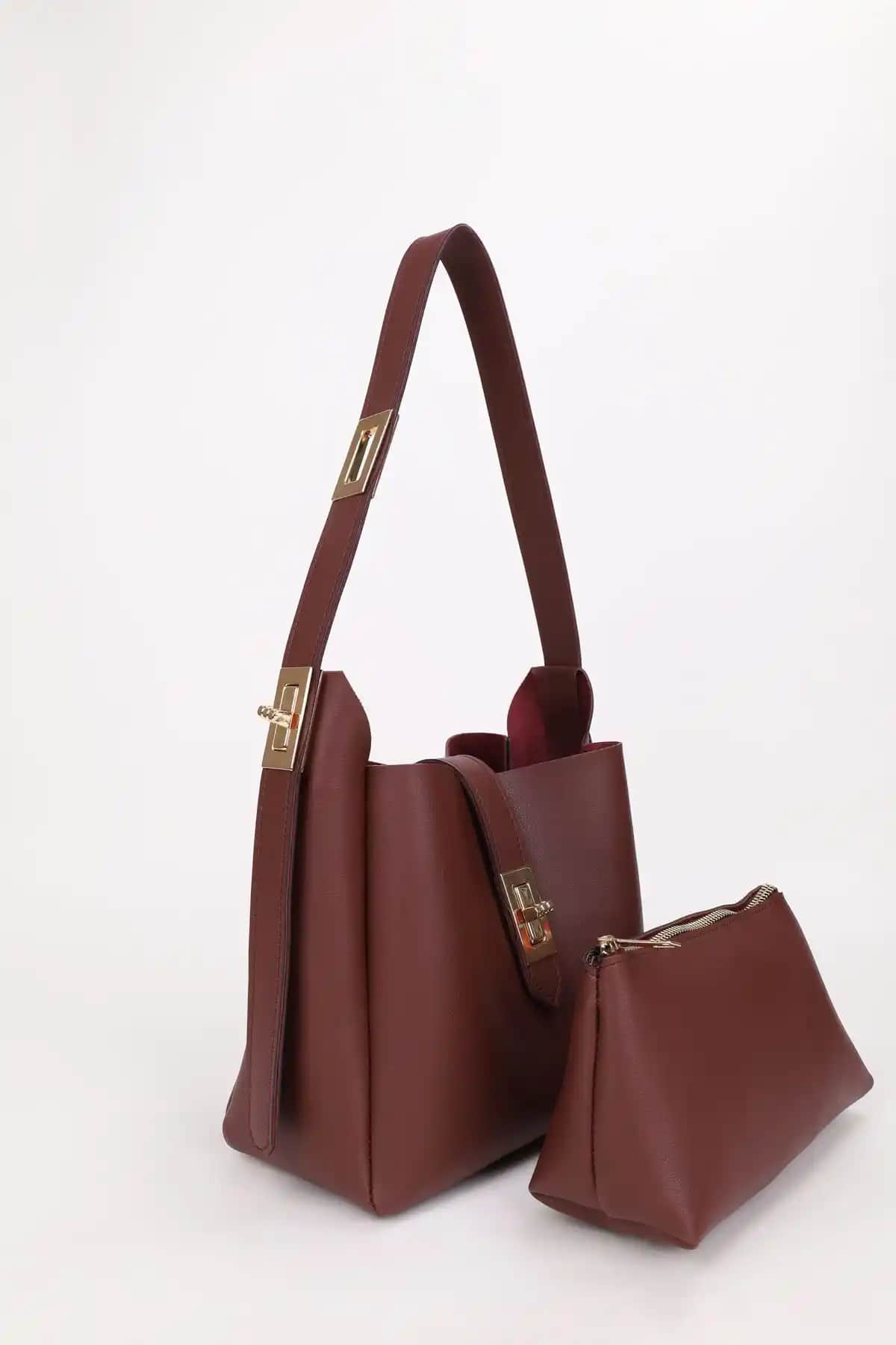 Nothing Marka Kadın Çantaları Karşılaştırması: Bordo ve Kahve Modelleri İncelemesi