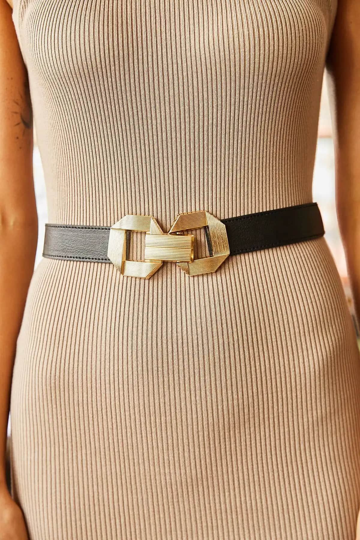 Olalook Kadın Siyah Arkası Lastikli Geçmeli Tokalı Kemer Ürün Tanıtımı ve Özellikleri