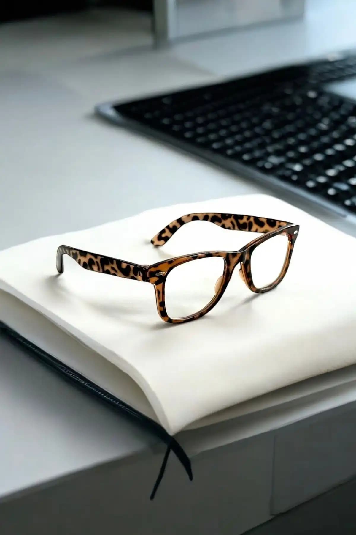 ONNObutik Leopar ve REN EYEWEAR Gözlükleri Karşılaştırması: Mavi Işık Koruma Özellikleri ve Kullanıcı Yorumları 2