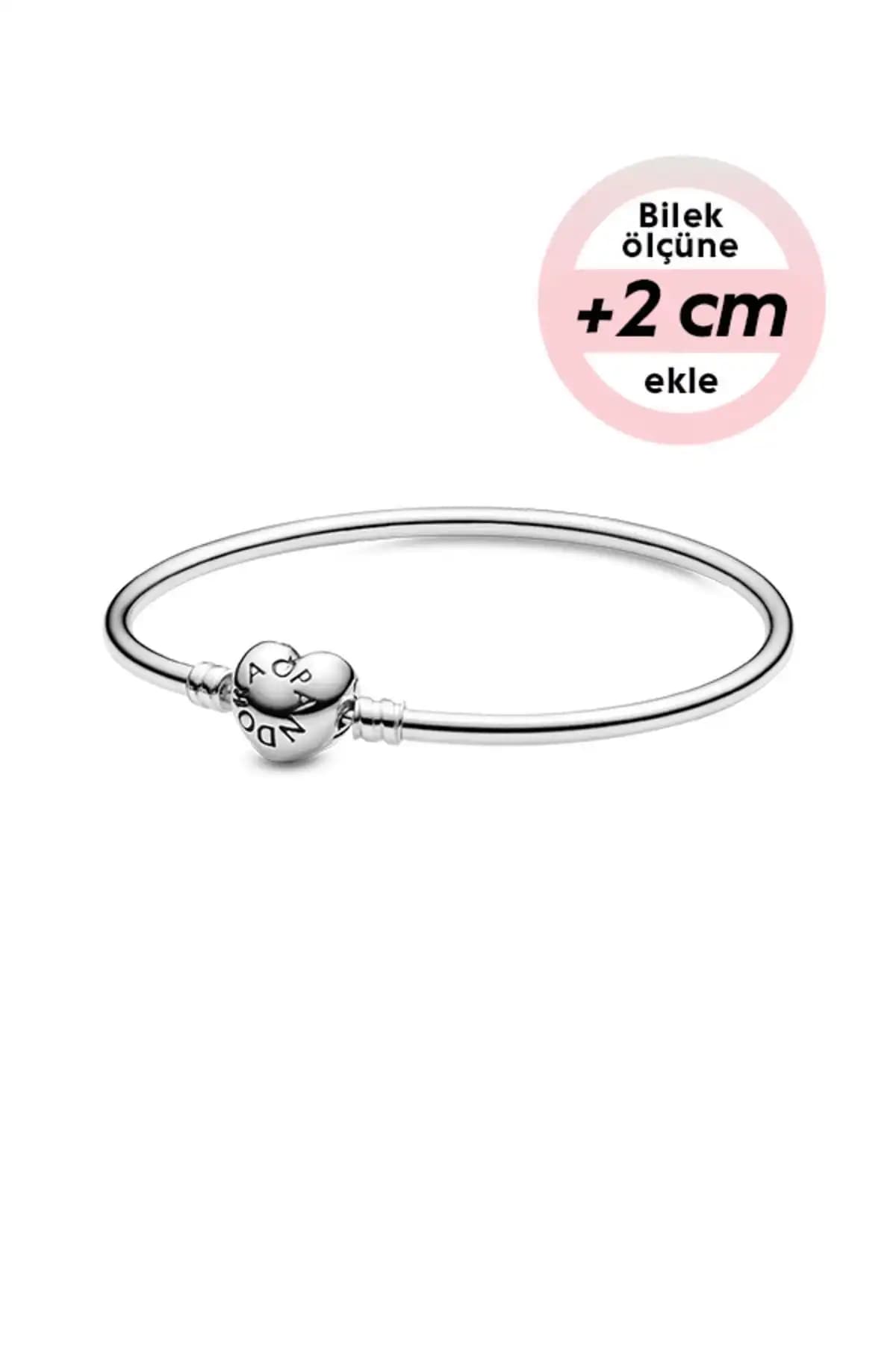Pandora Moments Bileklik Karşılaştırması: Düz Klipsli ve Kalp Logolu Modeller 2