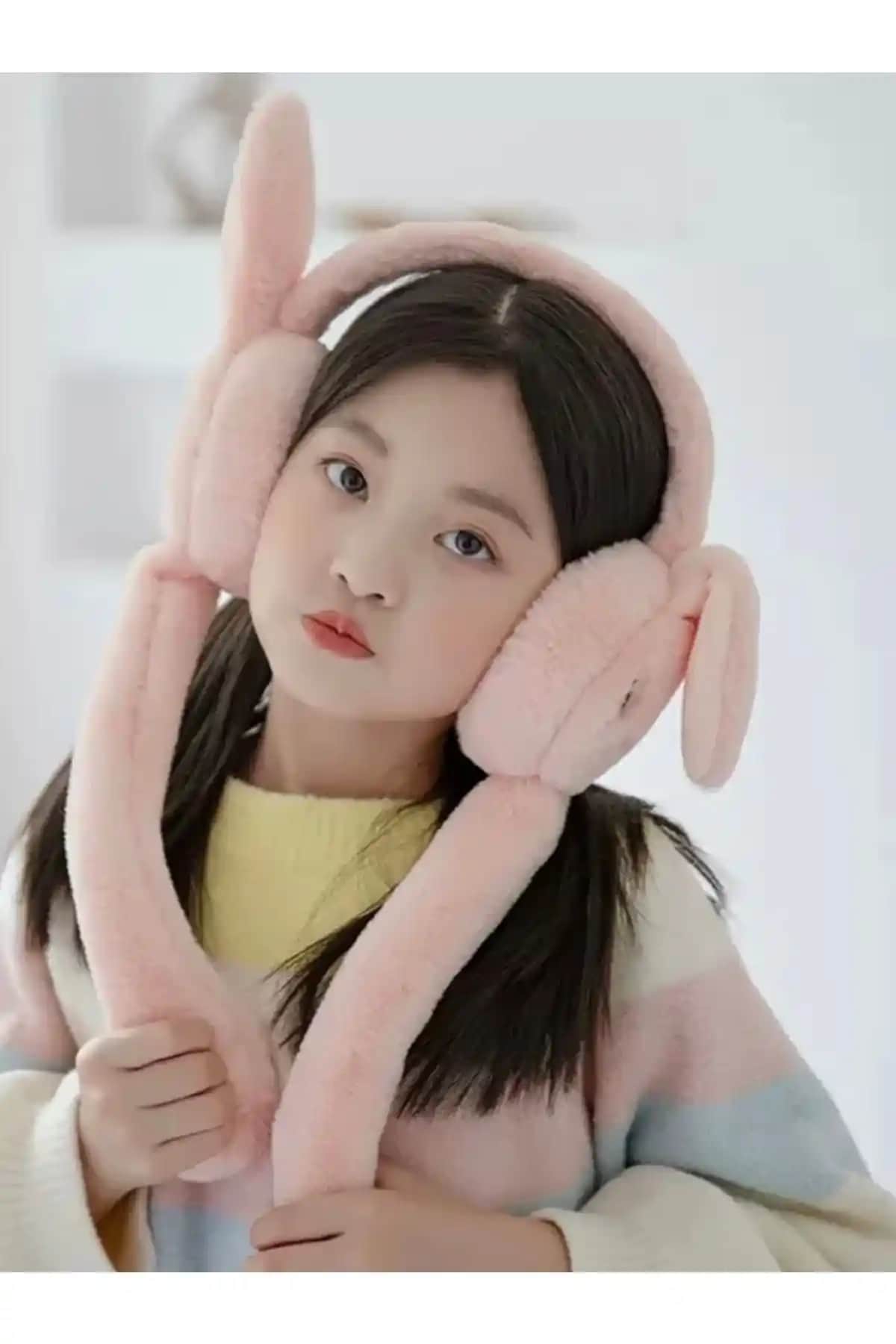 Peluş Oynar Mekanizmalı ve Tavşan Kulaklıklı Kulaklıkların Karşılaştırması