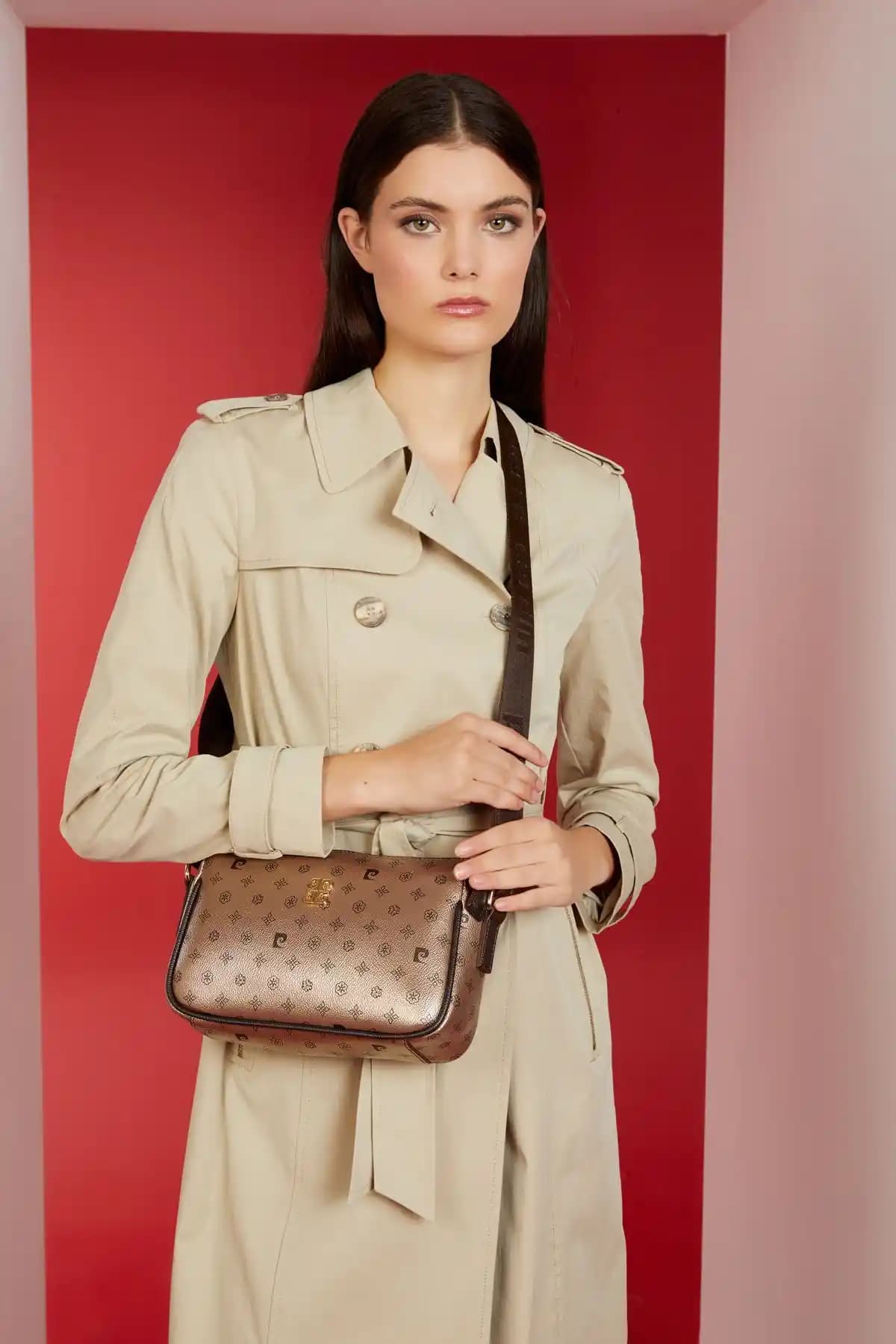 Pierre Cardin Kadın Omuz Çantaları Karşılaştırması: Şık ve Kullanışlı Modeller