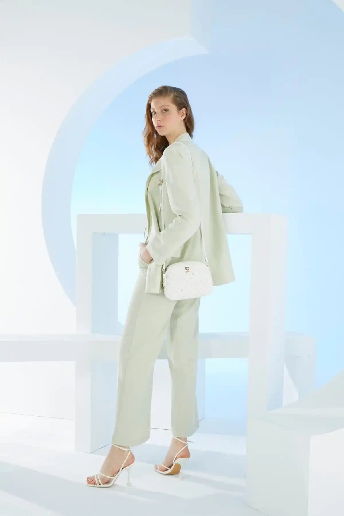 Pierre Cardin Kadın Omuz Çantaları Karşılaştırması: Tasarım ve İşlevsellik Analizi